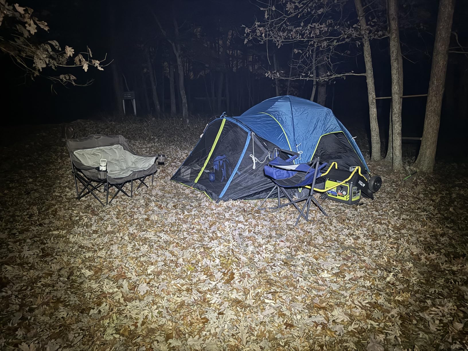 Coleman Carlsbad 4 Person Dark Room Dome Camping Tent with Screen Room, E Ports, Side Windows, and WeatherTec System, Teal Blue/Black - Customer Photo 2