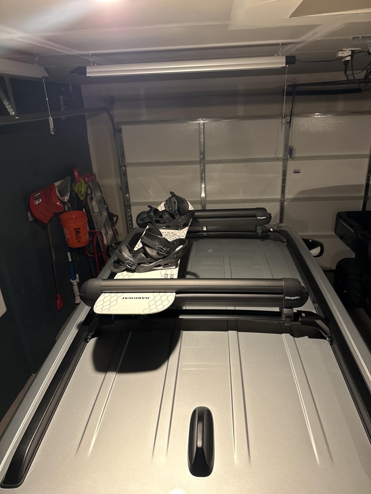 BougeRV Lockable Ski & Snowboard Racks, Extension with Sliding Feature, 28'' Fits 6 Pairs Skis or 4 Snowboards, Crab Mounting System Fits for Square/Aero/Oval Cross Bars Customer Review BougeRV Lockable Ski & Snowboard Racks, Extension with Sliding Feature, 28'' Fits 6 Pairs Skis or 4 Snowboards, Crab Mounting System Fits for Square/Aero/Oval Cross Bars - Customer Photo 2