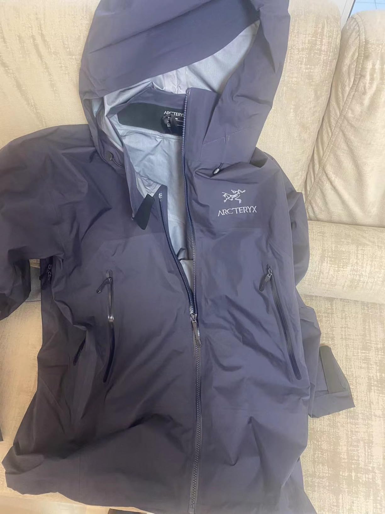Arc'teryx Beta AR Men's Jacket | Waterproof, Windproof Gore-Tex Pro Shell Men's Winter Jacket with Hood for All Round Use - Customer Photo 2