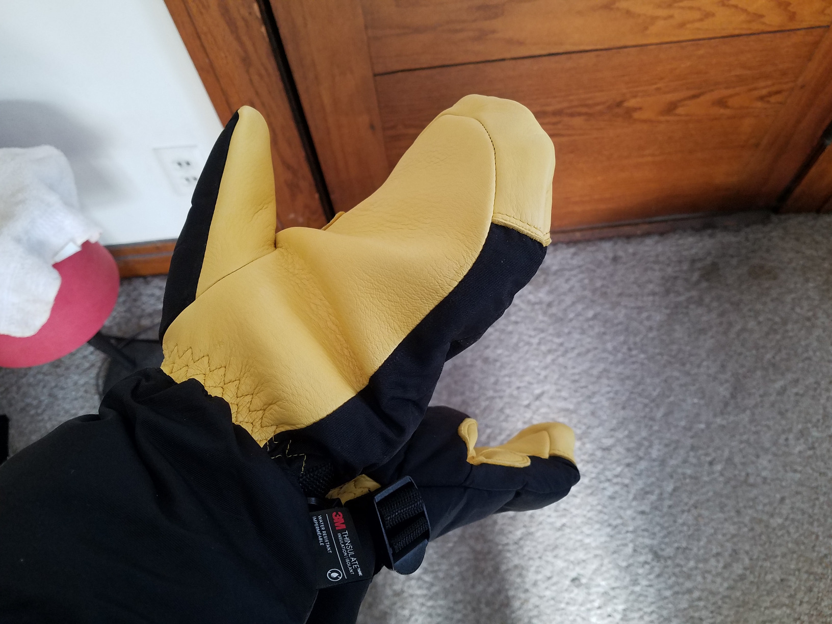 SKYDEER Waterproof and Windproof Genuine Deerskin Leather Ski Gloves with 150G 3M Thinsulate Insulation - Best Leather Customer Review SKYDEER Waterproof and Windproof Genuine Deerskin Leather Ski Gloves with 150G 3M Thinsulate Insulation - Best Leather - Customer Photo 5