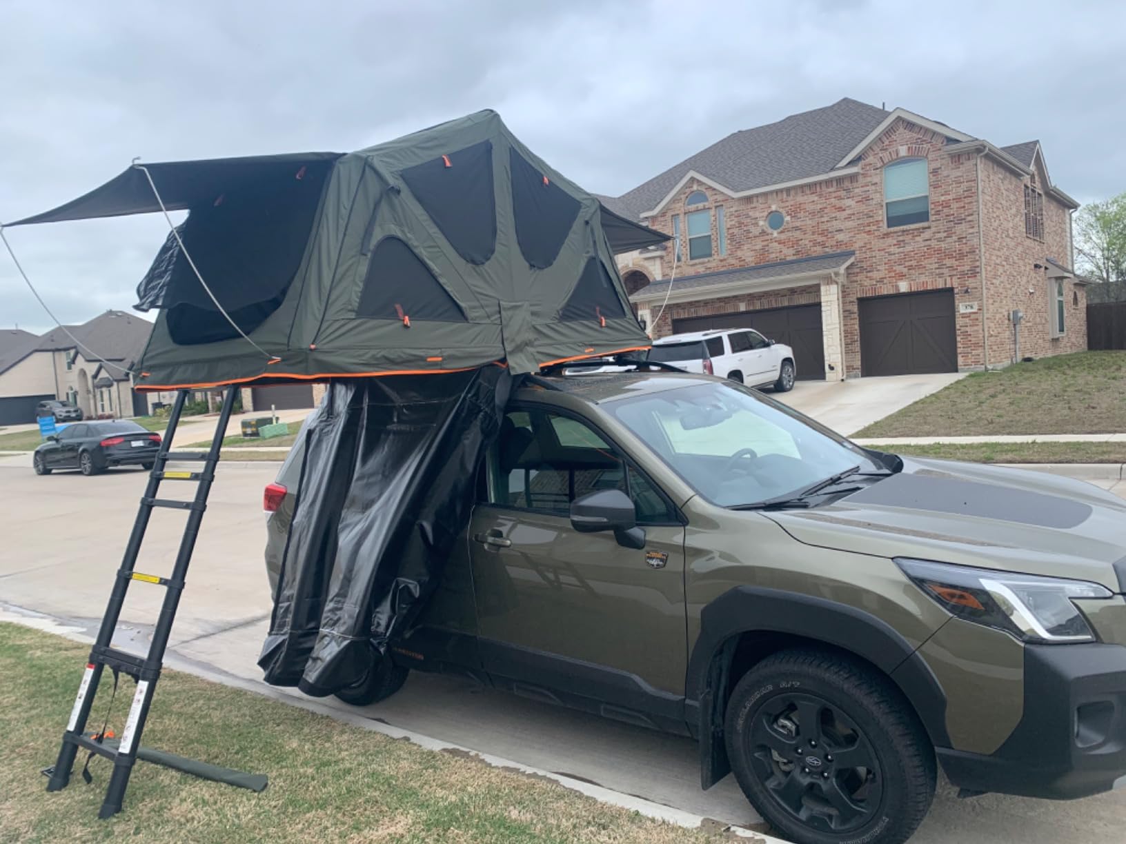 Naturnest Roof Top Tent Soft Shell Rooftop Tent Softshell Car Tent Camping Roof Tent for Pickup Wagon Van SUV All Seasons with Large Sunroof & Removable Rainfly & Telescopic Ladder - Customer Photo 1