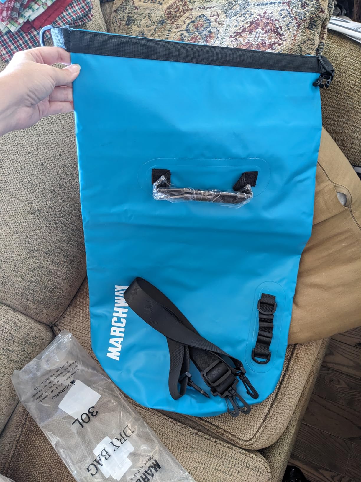 MARCHWAY Floating Waterproof Dry Bag Backpack 5L/10L/20L/30L/40L, Roll Top Sack Keeps Gear Dry for Kayaking, Rafting, Boating, Swimming, Camping, Hiking, Beach, Fishing Customer Review MARCHWAY Floating Waterproof Dry Bag Backpack 5L/10L/20L/30L/40L, Roll Top Sack Keeps Gear Dry for Kayaking, Rafting, Boating, Swimming, Camping, Hiking, Beach, Fishing - Customer Photo 2