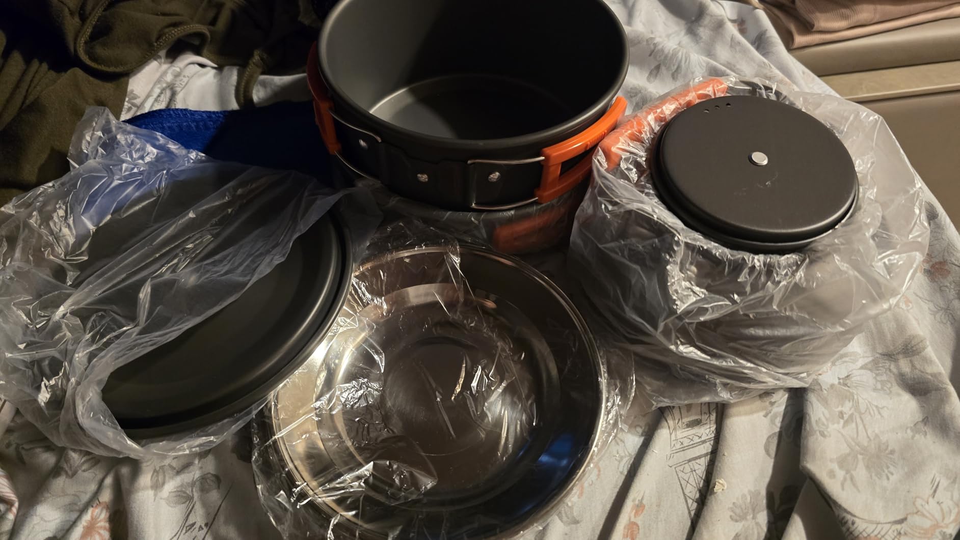 THTYBROS 17pcs Camping Cookware Kit, 0.45Gal Pot, 7inches Pan,0.30Gal Kettle Set with 2 Set Stainless Steel Cups Plates Forks Knives Spoons for Hiking - Customer Photo 1