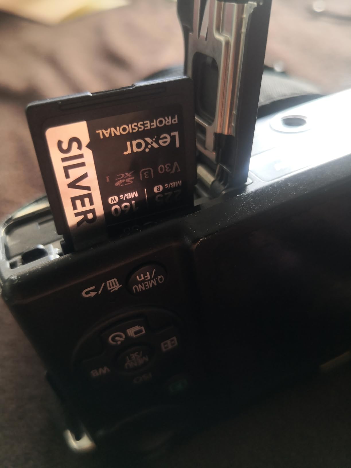 Lexar 128GB Professional Silver SD Card, UHS-I, C10, U3, V30, 4K, Up to 205/140 MB/s SDXC Memory Card Customer Review Lexar 128GB Professional Silver SD Card, UHS-I, C10, U3, V30, 4K, Up to 205/140 MB/s SDXC Memory Card - Customer Photo 2