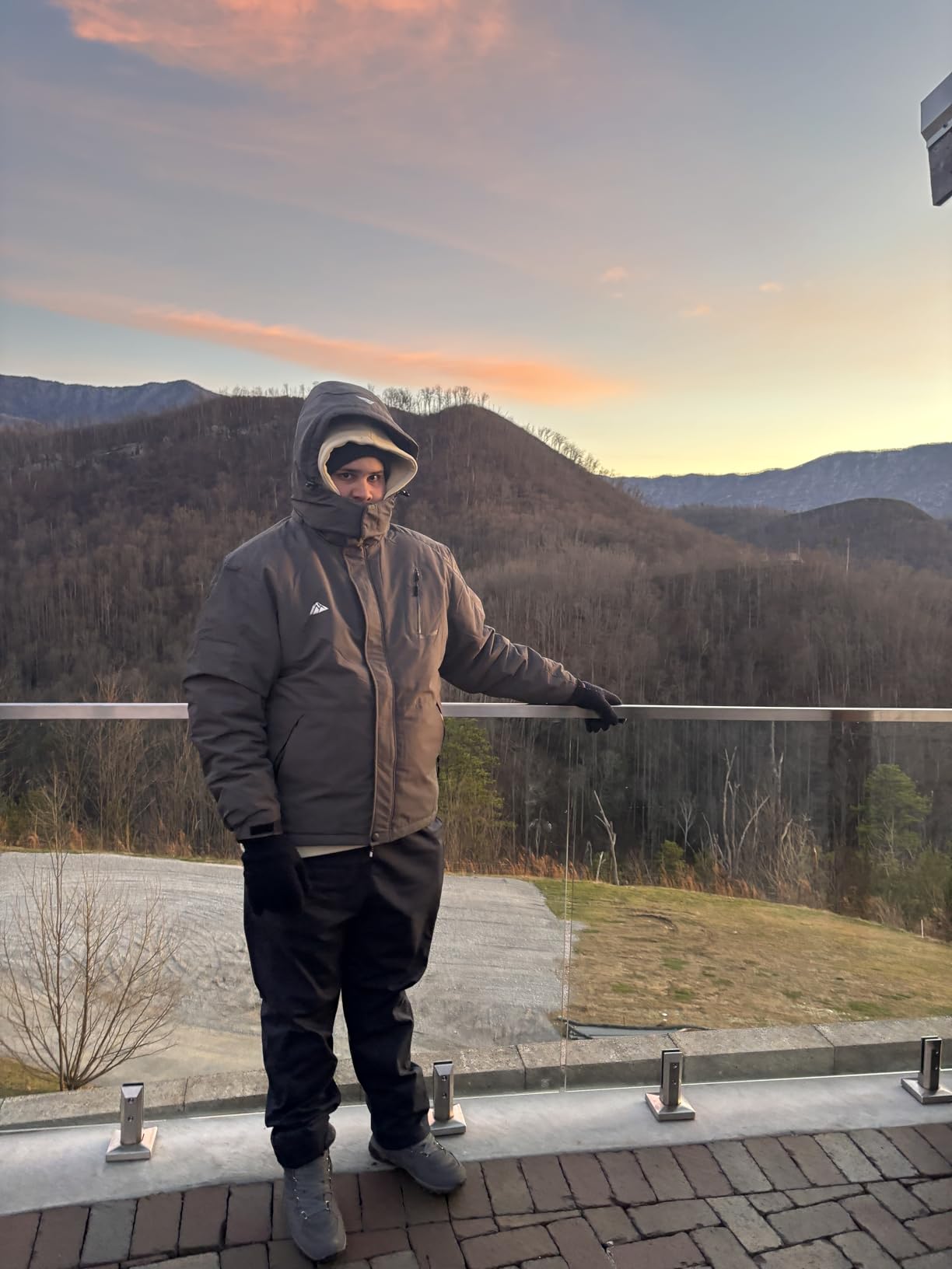 MAOYSSEN Men's Mountain Winter Coat Warm Fleece Ski Snow Jacket Waterproof Raincoat with Hood - Customer Photo 1