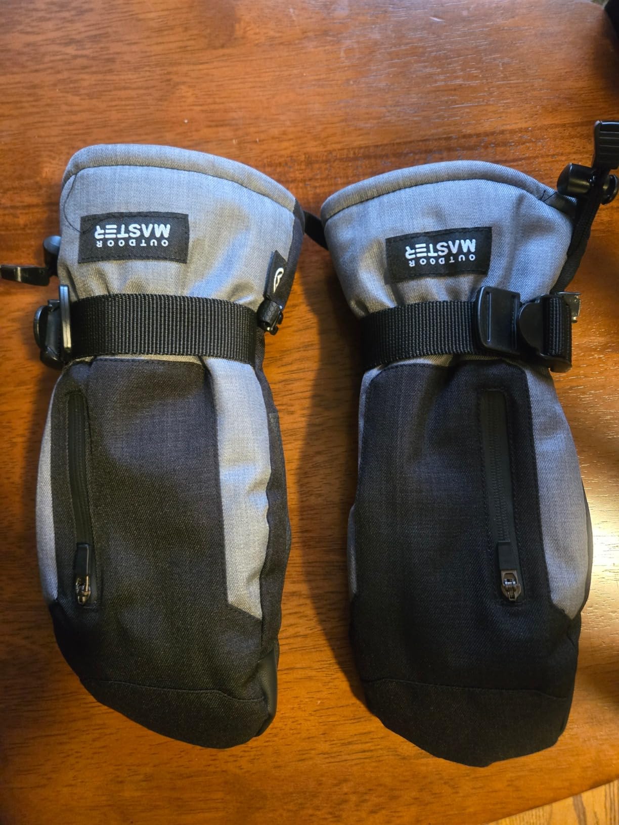 OutdoorMaster Ski Snow Mittens for Women & Men, Thermal Snowboard Ski Gloves Screen Touch, Warm Winter Anti-Slip Waterproof with Double-Pocket for Cold Weather Sports, Skiing, Snowboarding Customer Review OutdoorMaster Ski Snow Mittens for Women & Men, Thermal Snowboard Ski Gloves Screen Touch, Warm Winter Anti-Slip Waterproof with Double-Pocket for Cold Weather Sports, Skiing, Snowboarding - Customer Photo 2