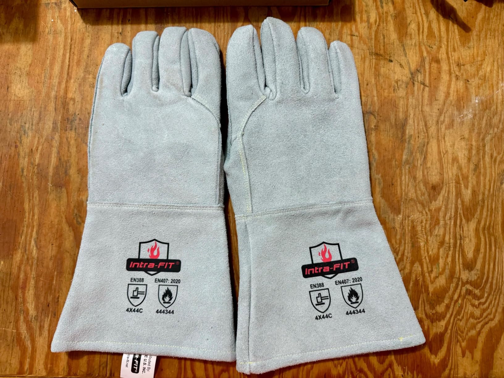 Intra-FIT 932℉/500°C Heat Resistant gloves, Fire Proof Foundry Leather Gloves for Fireplace, Furnace, Fire Pit, Blacksmith... - Customer Photo 1