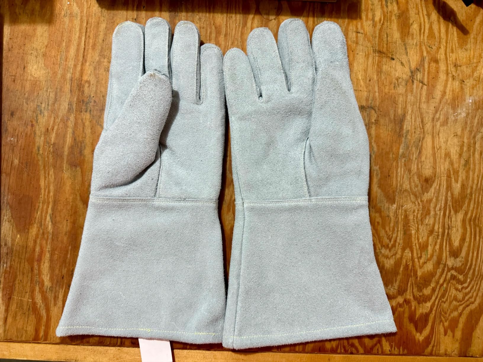 Intra-FIT 932℉/500°C Heat Resistant gloves, Fire Proof Foundry Leather Gloves for Fireplace, Furnace, Fire Pit, Blacksmith... - Customer Photo 2