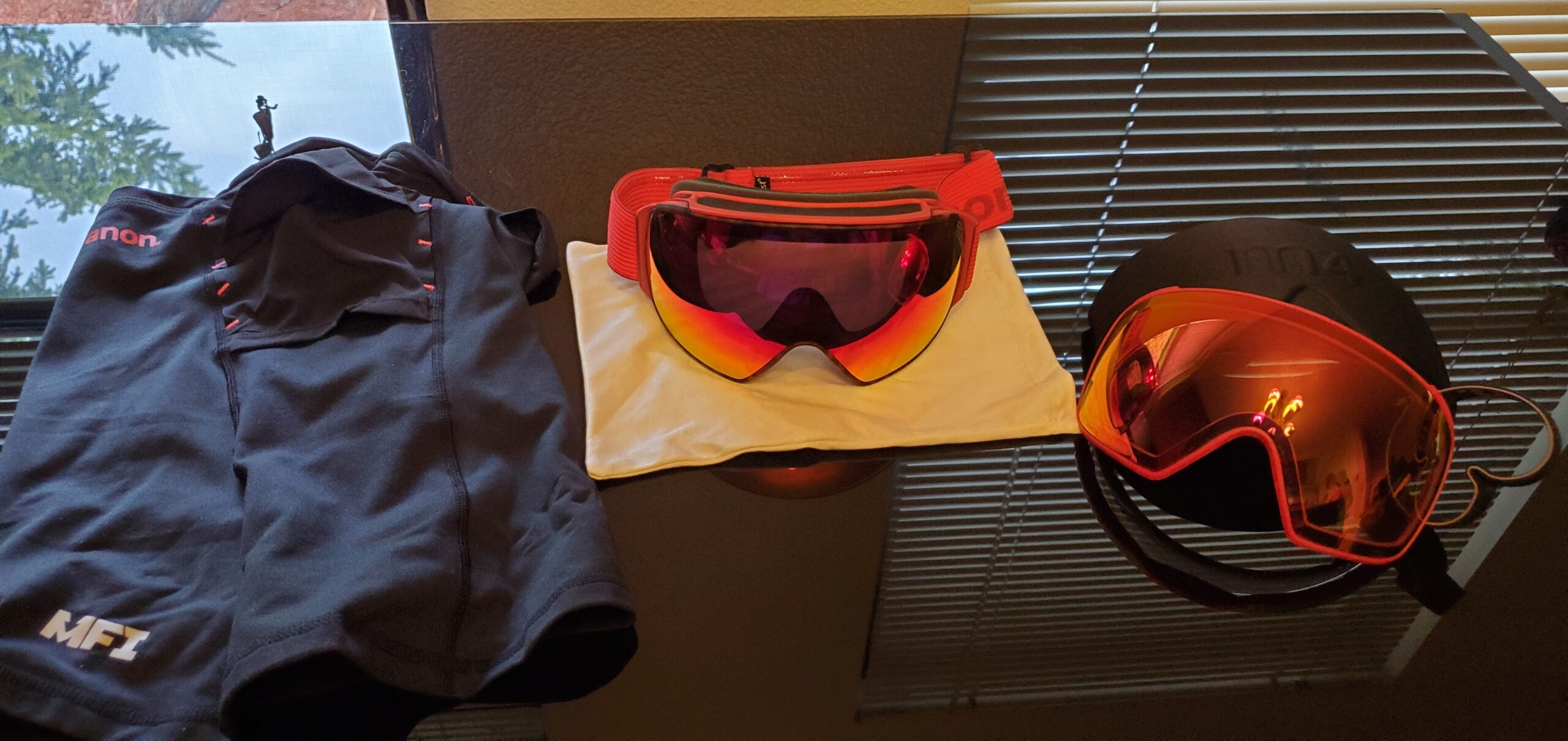 Anon M4 Toric Snow Goggles + Bonus Lens + MFI® Face Mask Customer Review Anon M4 Toric Snow Goggles + Bonus Lens + MFI® Face Mask - Customer Photo 1