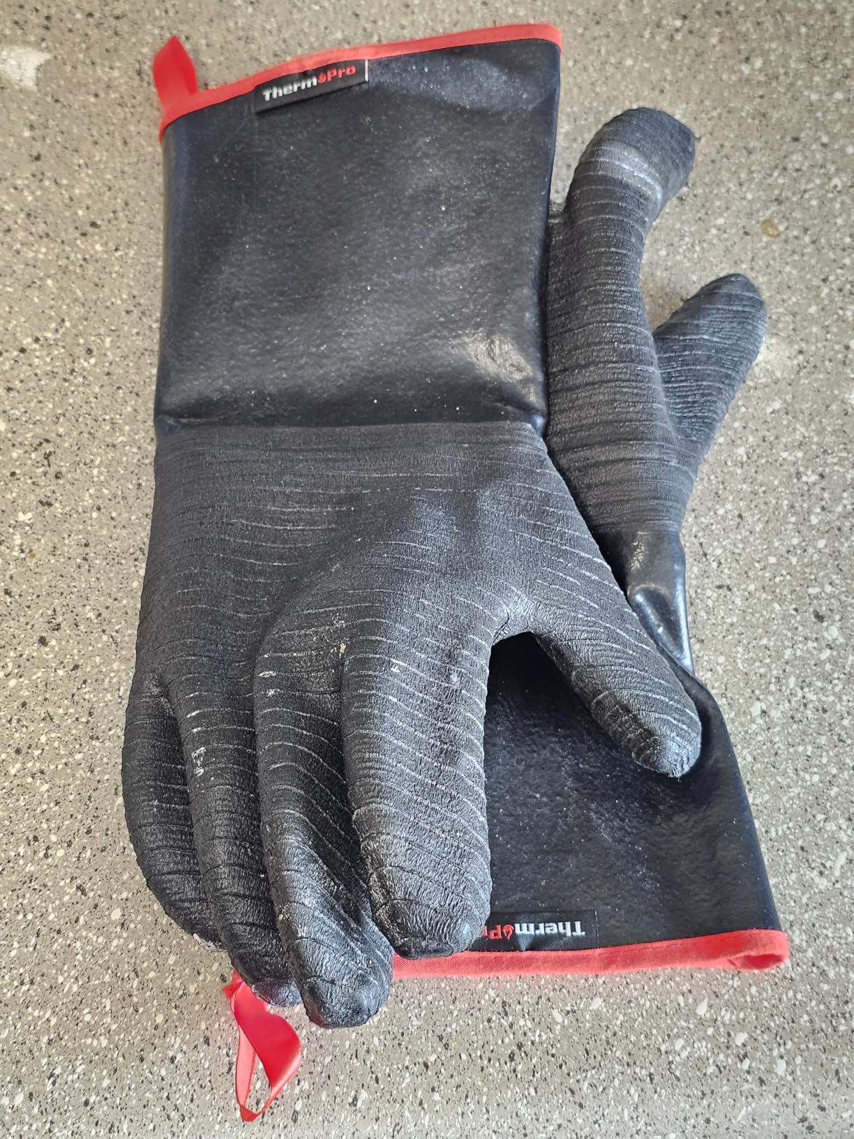 ThermoPro 932°F Heat Resistant BBQ Gloves, 14