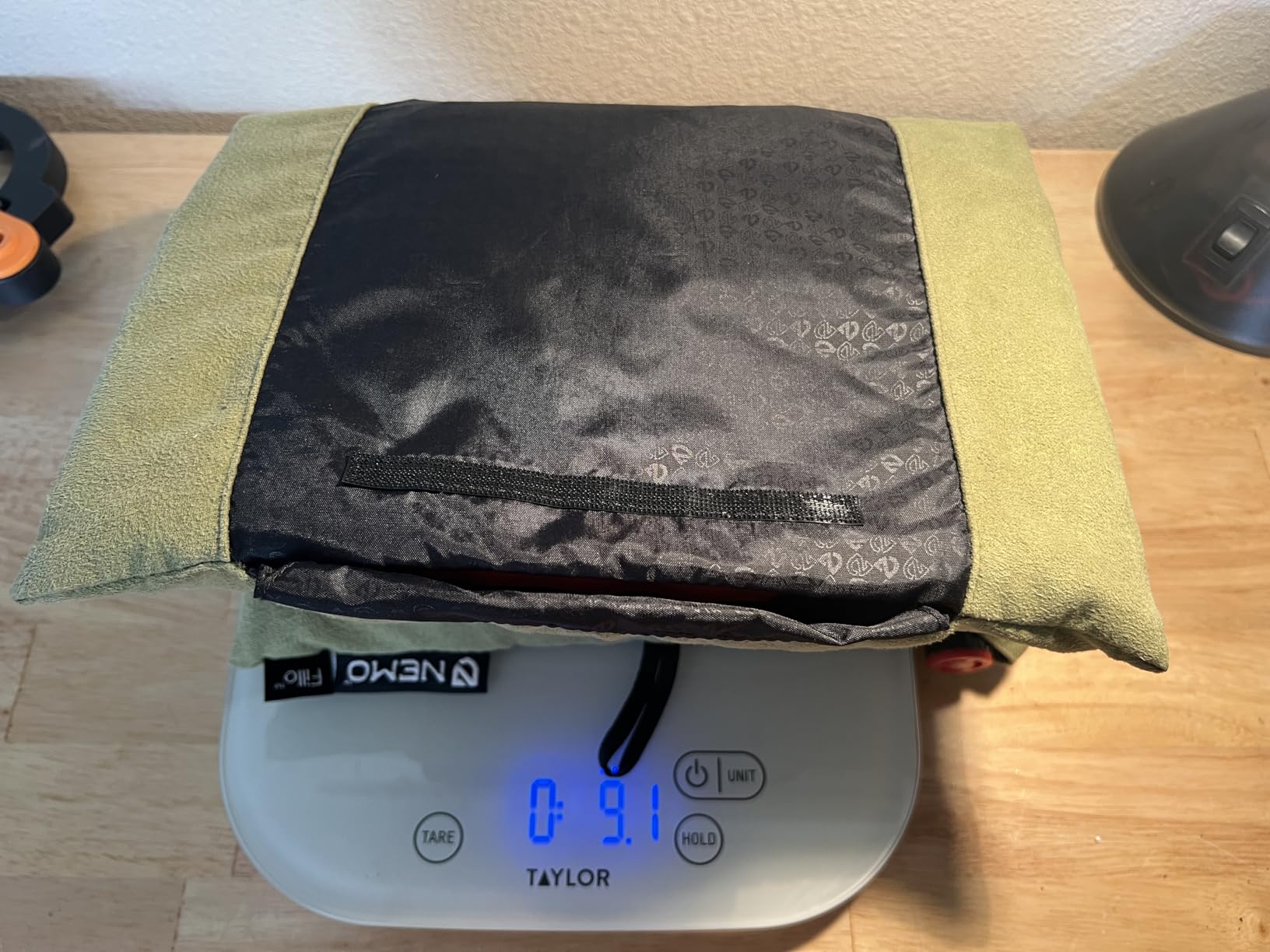Nemo Equipment Fillo Backpacking & Camping Pillow - Black Pearl/Birch Bud - One Size Customer Review Nemo Equipment Fillo Backpacking & Camping Pillow - Black Pearl/Birch Bud - One Size - Customer Photo 2