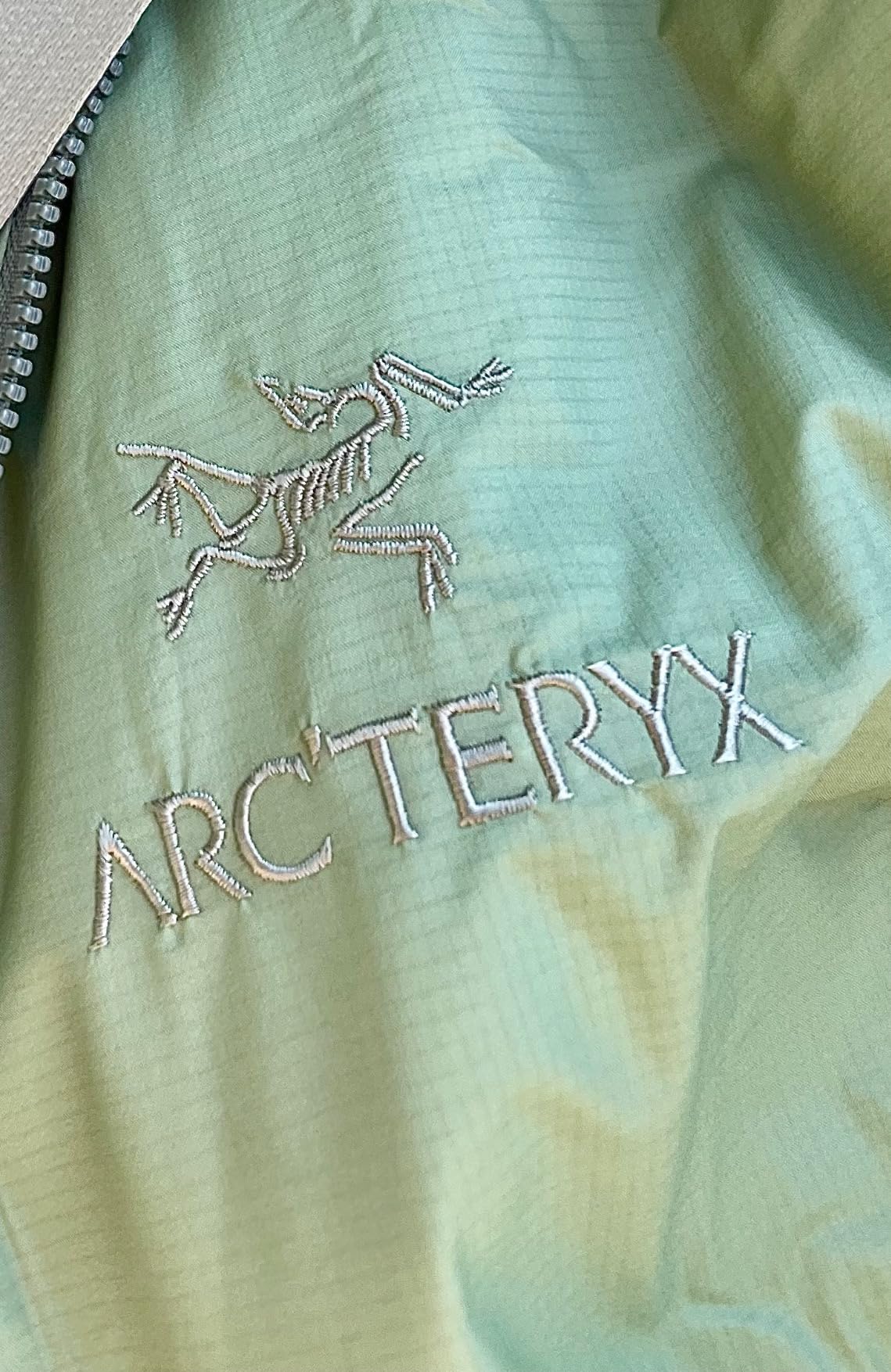 Arc'teryx Atom Hoody Men's | Lightweight Insulated Jacket for Men with Hood | Moisture and Wind Resistance Customer Review Arc'teryx Atom Hoody Men's | Lightweight Insulated Jacket for Men with Hood | Moisture and Wind Resistance - Customer Photo 1