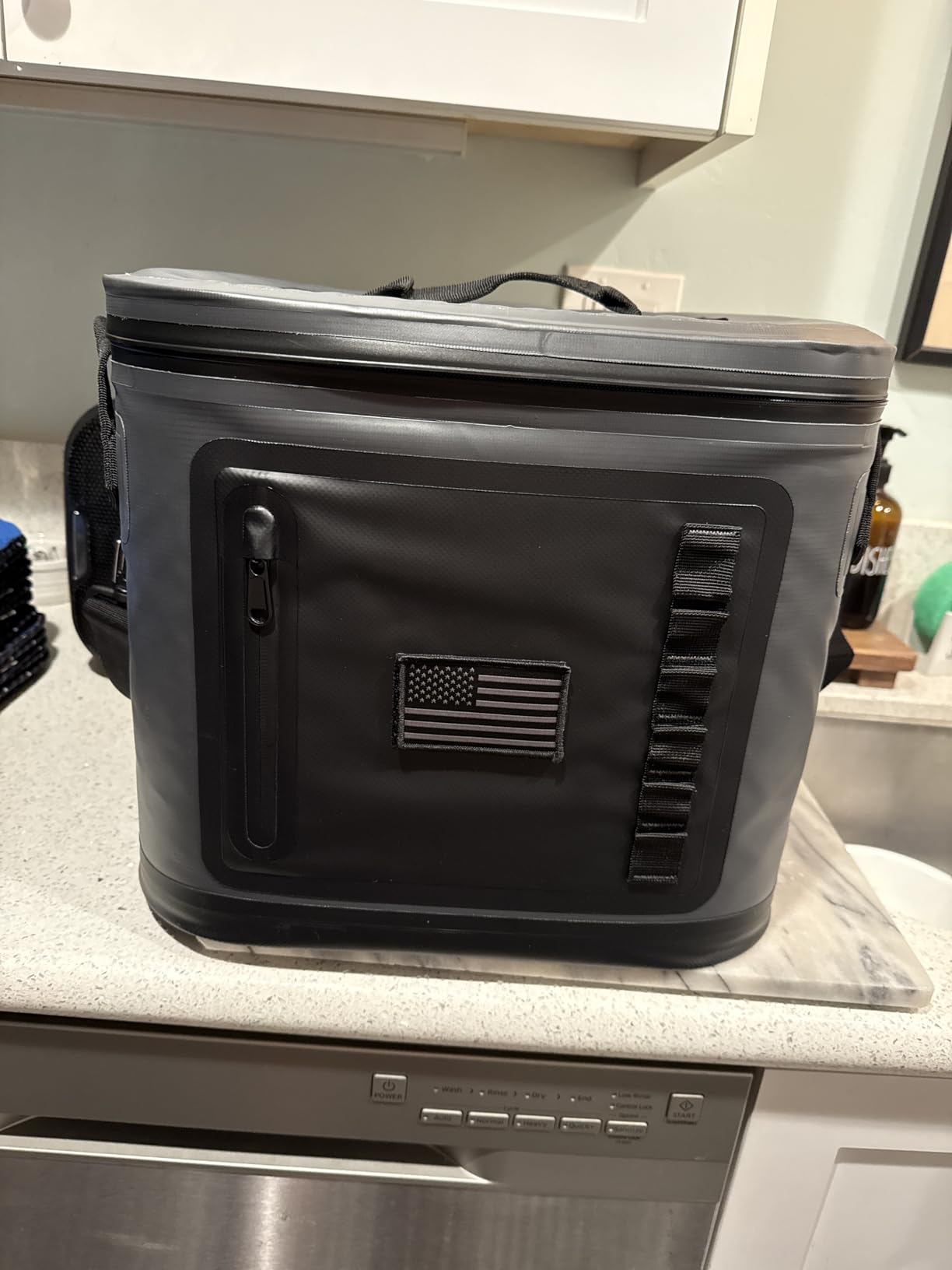 Vogano 40 Can Soft Cooler Bag - Insulated Leak-Proof Large Cooler Bag with Roll-Top Waterproof Seal | Portable Ice Chest for Camping, Beach, Travel, Picnics | 24HR Cold Retention Customer Review Vogano 40 Can Soft Cooler Bag - Insulated Leak-Proof Large Cooler Bag with Roll-Top Waterproof Seal | Portable Ice Chest for Camping, Beach, Travel, Picnics | 24HR Cold Retention - Customer Photo 1