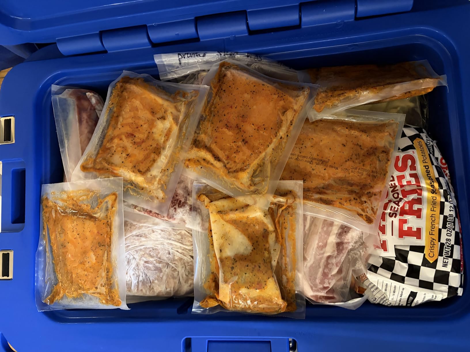 Coleman Pro Heavy-Duty 25qt Ultra-Light Premium Hard Cooler, Extra-Thick Insulation Keeps Ice up to 3 Days - Customer Photo 1