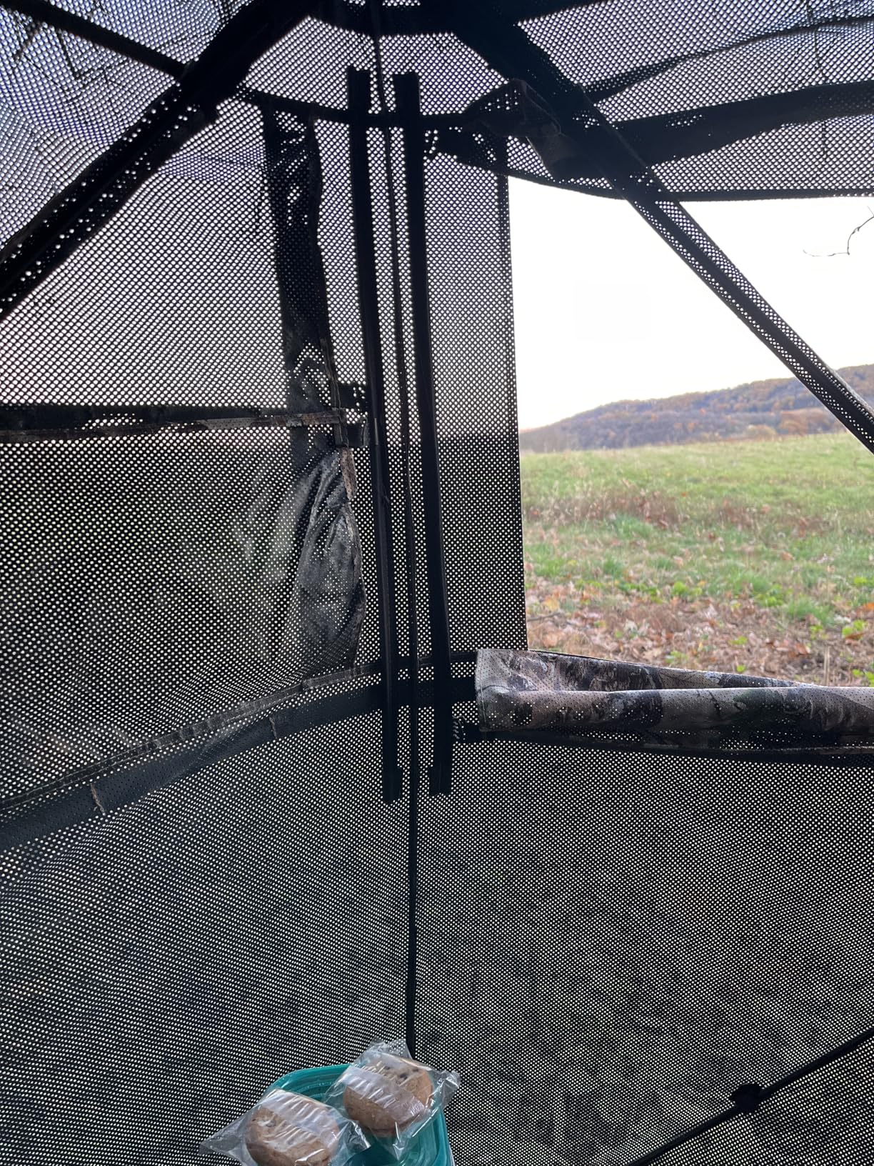 TIDEWE Hunting Blind 270° See Through with Carrying Bag, Pop Up Ground Blinds, Portable Resilient Hunting Tent (Forest Fade Camo) - Customer Photo 2