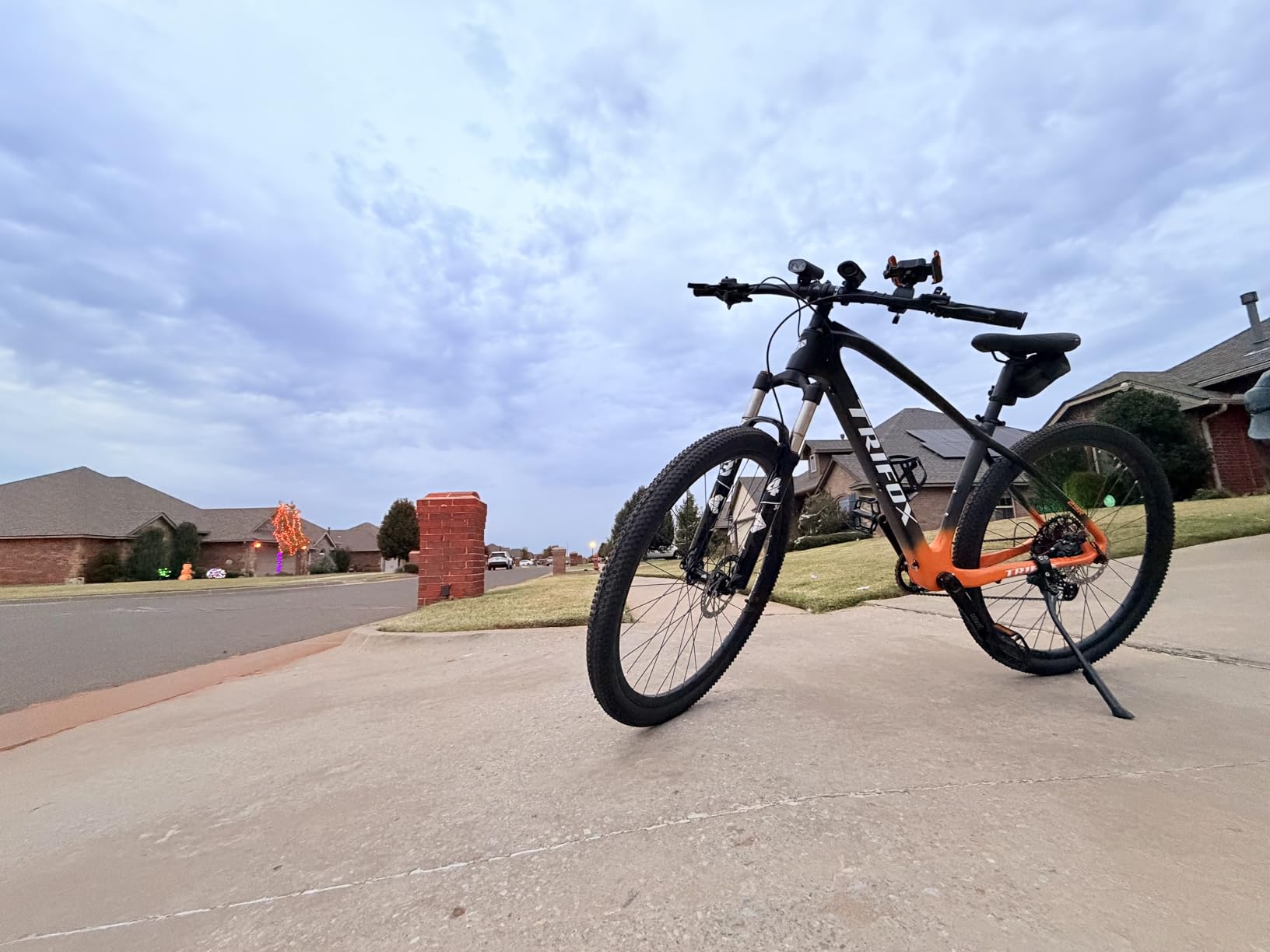 TRIFOX Carbon Fiber Mountain Bike,29er Carbon Mountain Bike with Shimano M6100 Deore Groupset 12-Speed,Carbon Fiber Frame,Dual Hydraulic Disc Brakes, Hydraulic Fork 130mm Travel,15.5/17/19 inch Customer Review TRIFOX Carbon Fiber Mountain Bike,29er Carbon Mountain Bike with Shimano M6100 Deore Groupset 12-Speed,Carbon Fiber Frame,Dual Hydraulic Disc Brakes, Hydraulic Fork 130mm Travel,15.5/17/19 inch - Customer Photo 2
