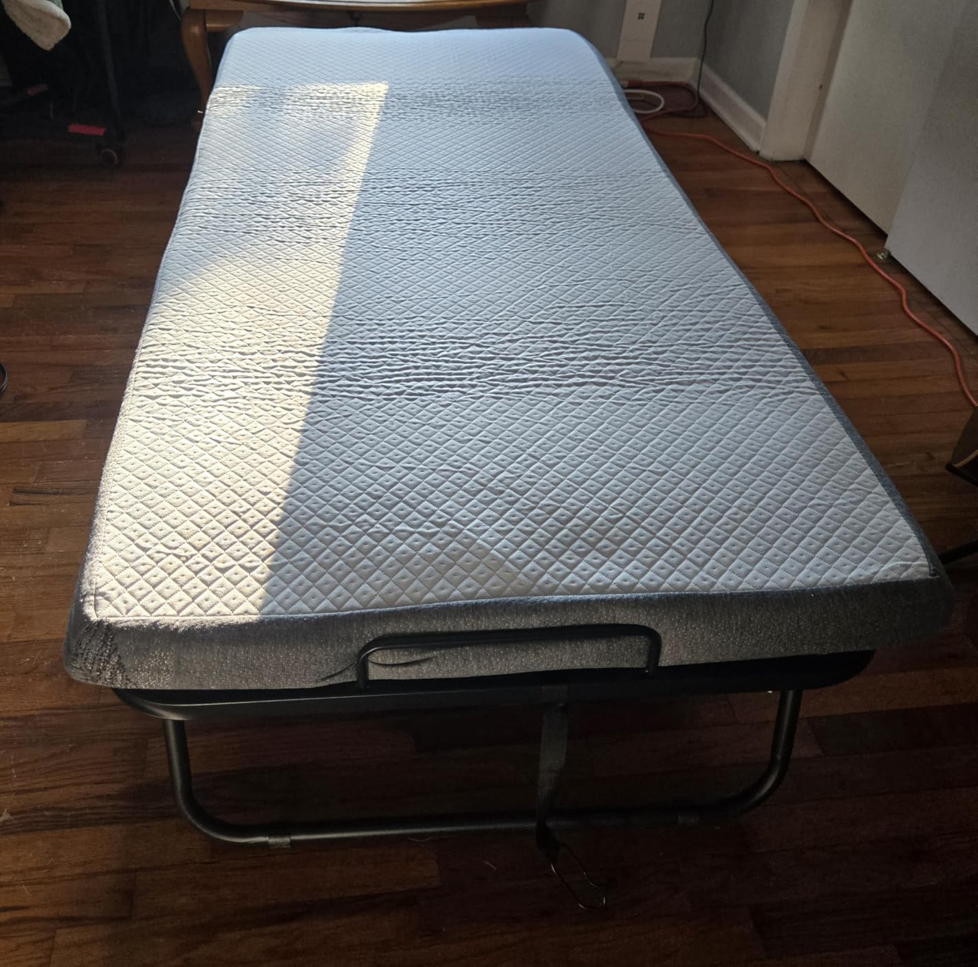 Decofy Folding Bed with Memory Foam Mattress, Portable Rollaway Guest Beds on Wheels, 75