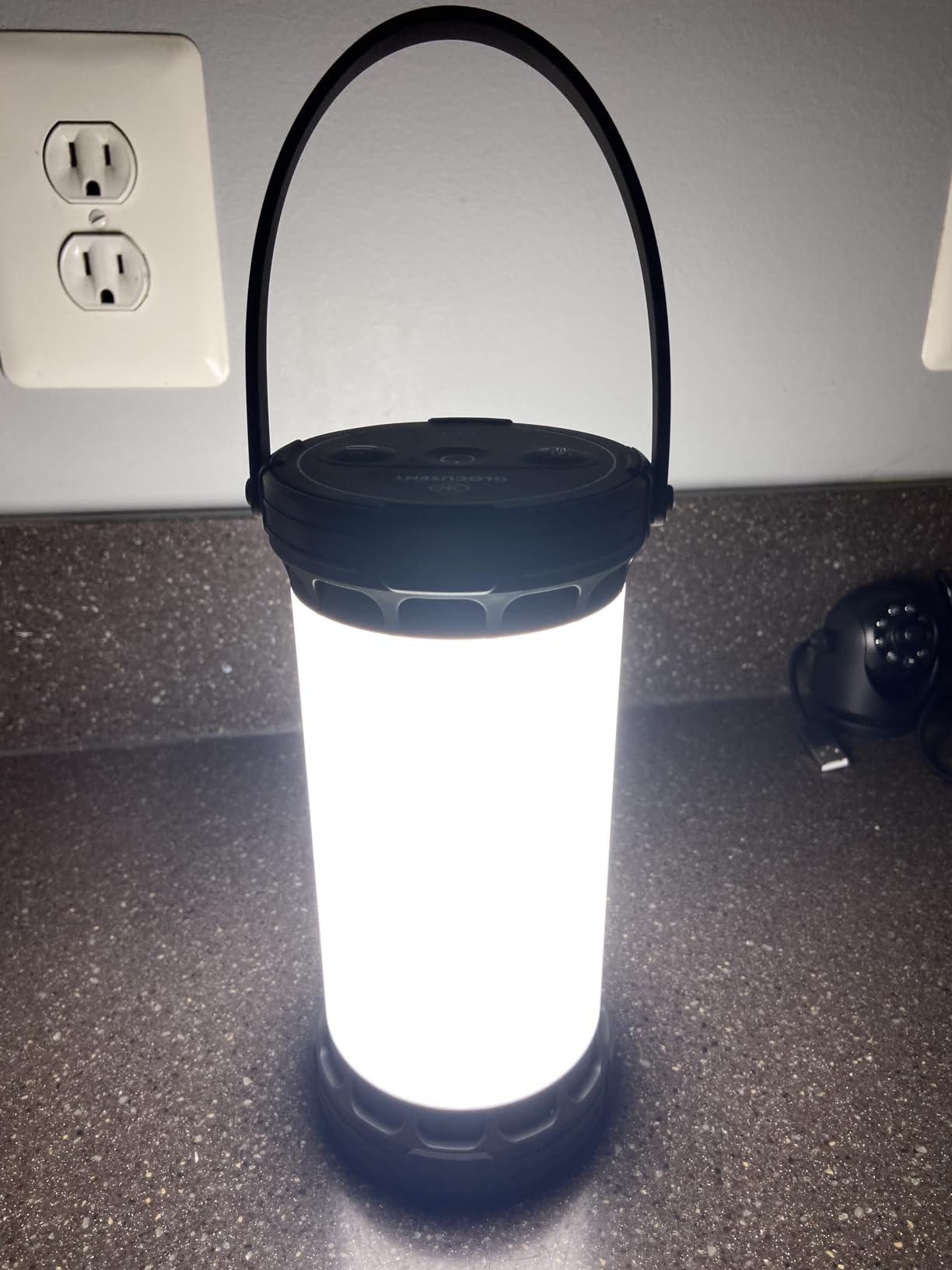 Glocusent 135 LED Ultra Bright Camping Lantern, Up to 200H, 5000mAh Camping Lights with 3 Colors & 5 Brightness, SOS, Max 1500LM, Rechargeable Lantern for Power Outages Camping Hiking Emergency - Customer Photo 1
