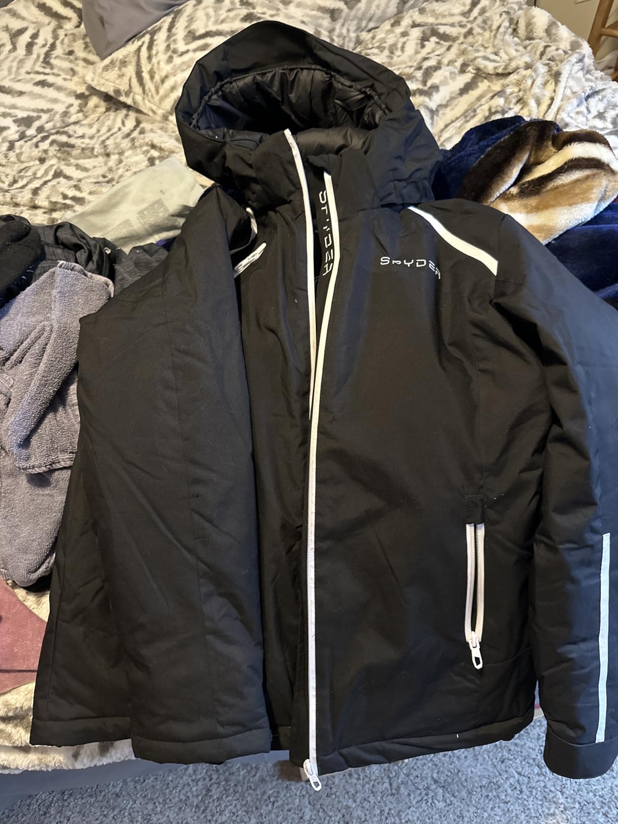 Spyder Womens Quilted Jacket - Wind Water Resistant Insulated Winter Coats Quilted Ski Jacket with Hood and Zippered Pockets Customer Review Spyder Womens Quilted Jacket - Wind Water Resistant Insulated Winter Coats Quilted Ski Jacket with Hood and Zippered Pockets - Customer Photo 1