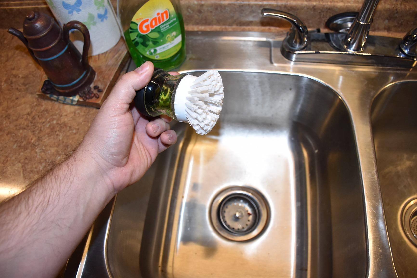 OXO Good Grips Soap Dispensing Palm Brush Customer Review OXO Good Grips Soap Dispensing Palm Brush - Customer Photo 2