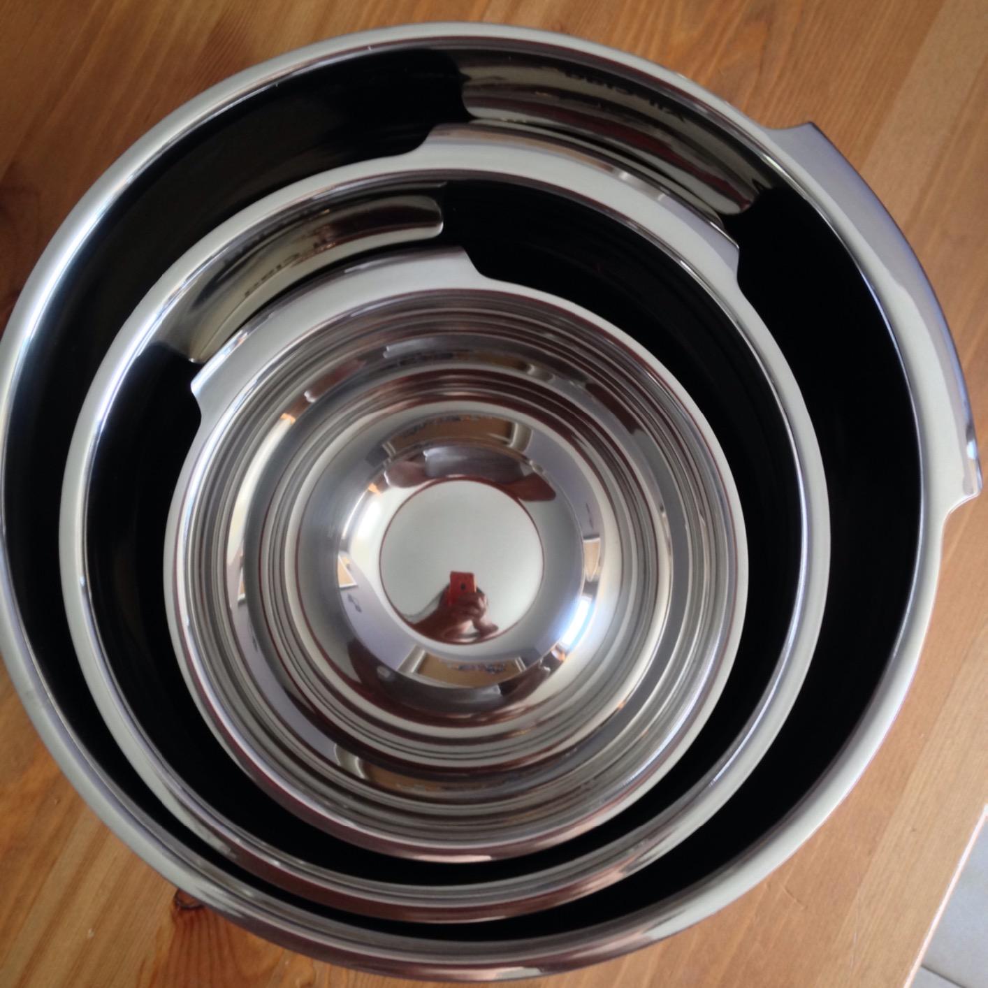 All-Clad Kitchen Accessories Stainless Steel Mixing Bowls Set 1.5, 3, 5 Quart Metal Mixing Bowls Silver customer photo 2