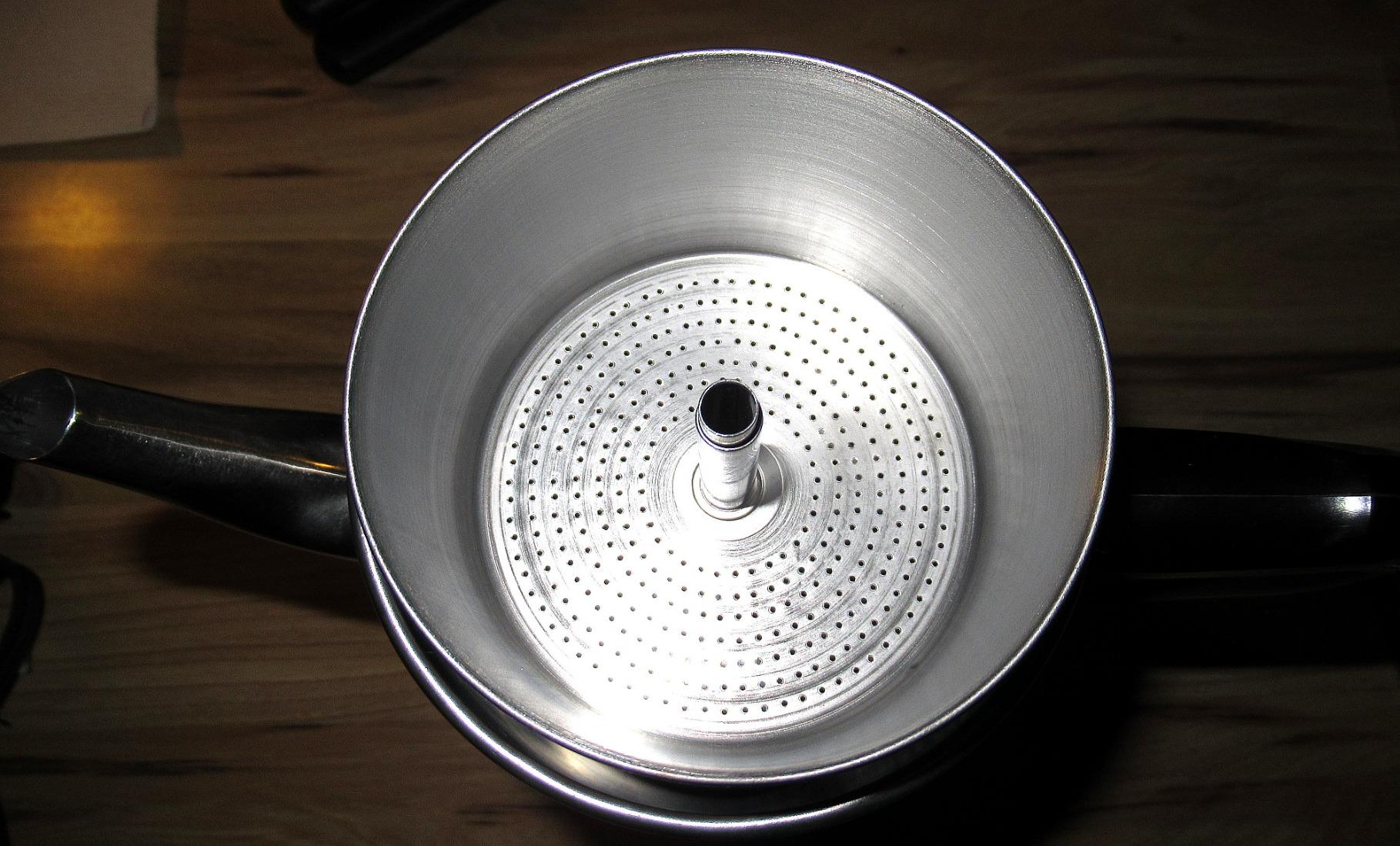 Presto 02811 Stainless Steel Electric Coffee Percolator - 12-Cups, Easy-Pour Spout, Stay-Cool Handle, Make 2-12 Cups - Customer Photo 2