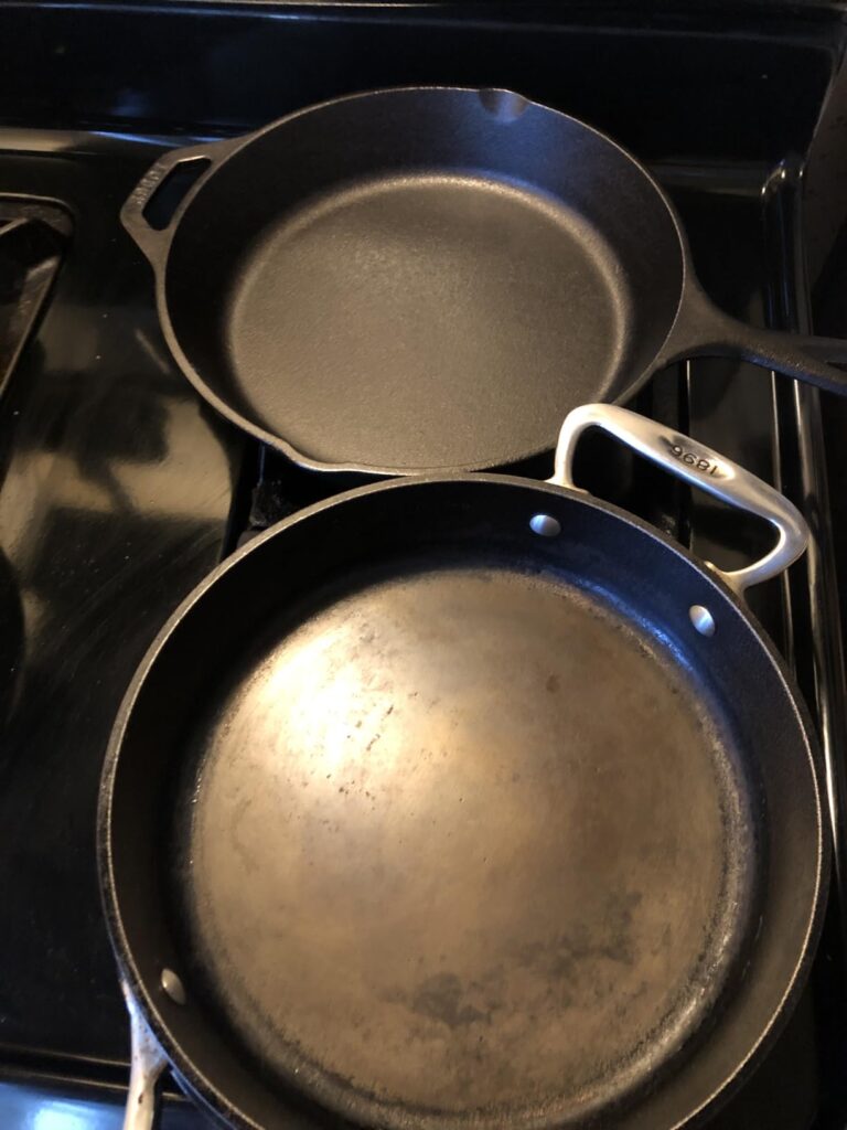 Lodge 10.25 Inch Cast Iron Skillet – Pre-Seasoned Frying Pan with Teardrop Handle – Oven, Stovetop, Grill & Campfire Use – Made in USA – Durable, Non-Toxic, Even-Heating Cookware – Black Customer Review Best Cooking Pans For Induction Cooktop