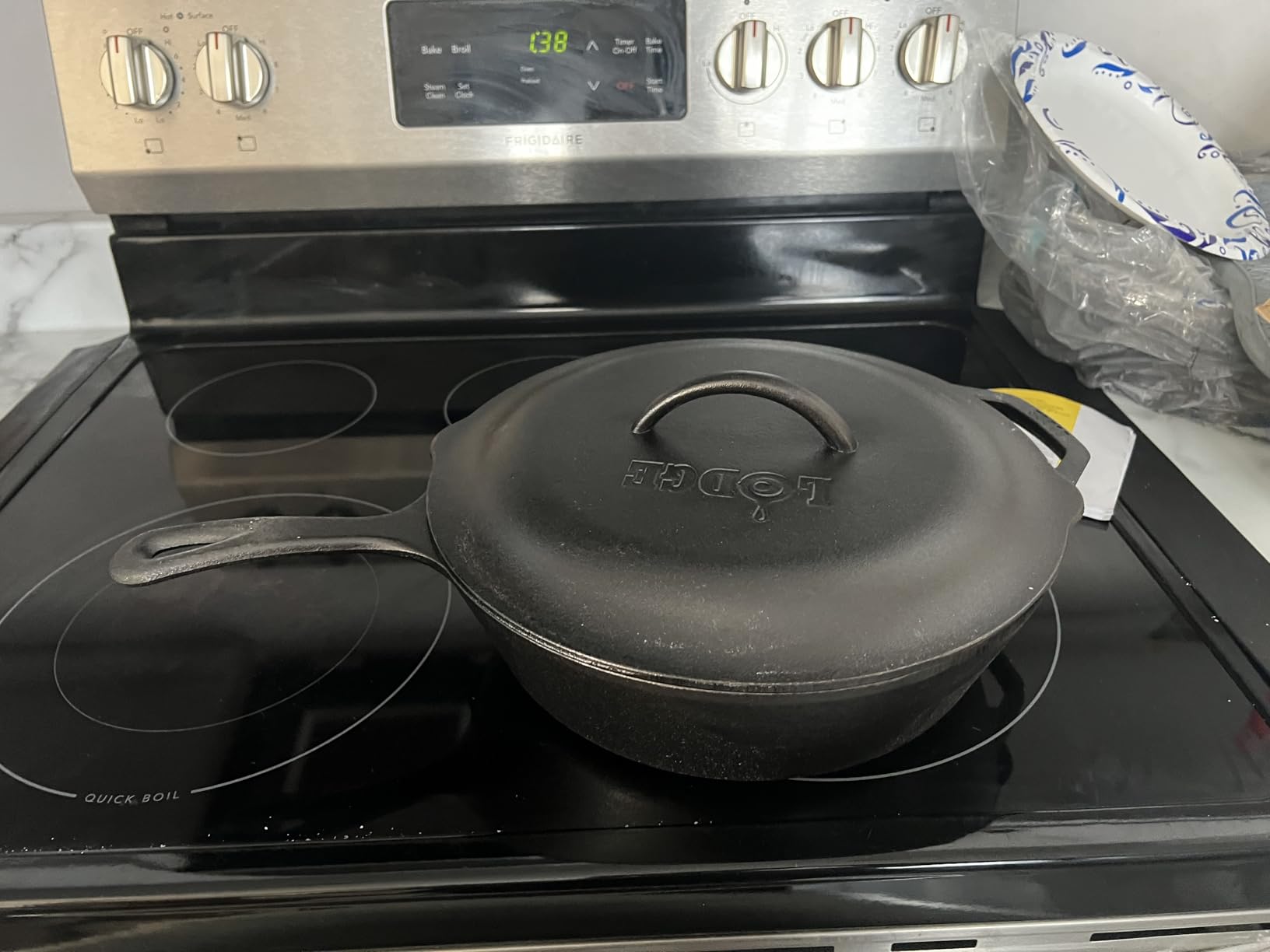 Lodge 5 Quart Pre-Seasoned Cast Iron Deep Skillet with Lid - Signature Teardrop Handle & Assist Handle - Use in the Oven, on the Stove or Grill, or Over a Campfire - Use to Sear, Sauté, Bake, Broil, Braise, Fry, or Grill - Black - Customer Photo 1