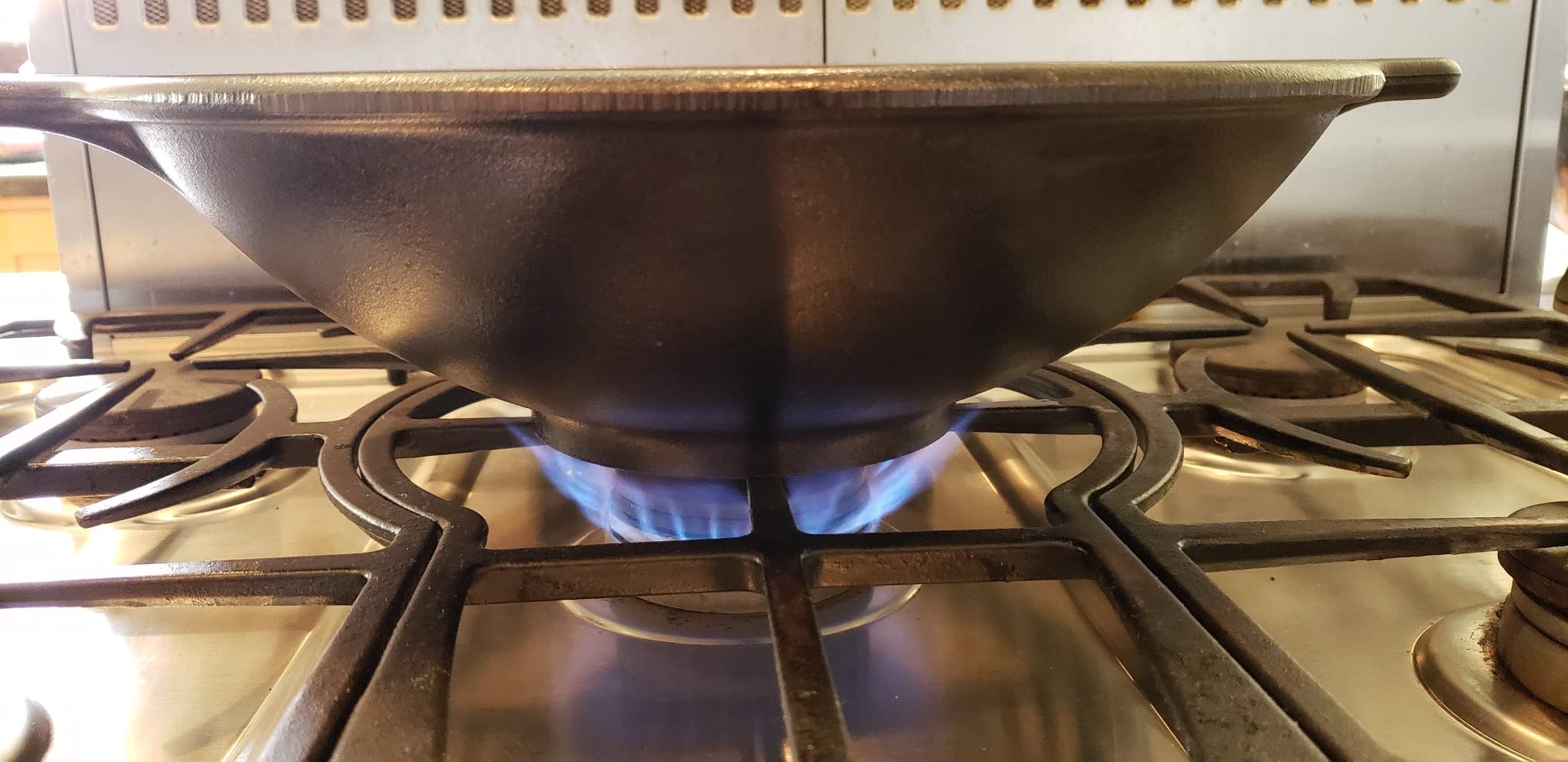 Lodge BOLD 14 Inch Seasoned Cast Iron Wok; Design-Forward Cookware customer photo 1
