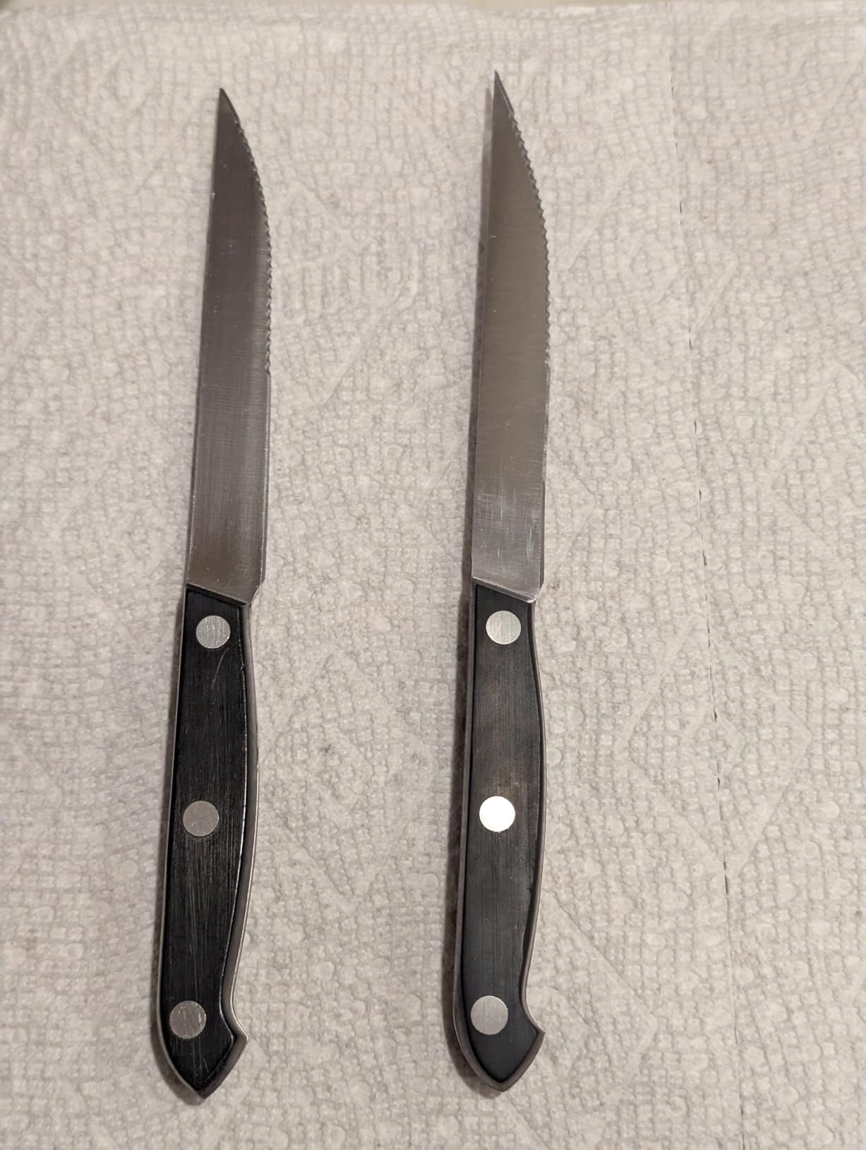 HENCKELS Prime Razor-Sharp Steak Knife Set of 4, German Engineered Informed by 100+ Years of Mastery,Black - Customer Photo 1