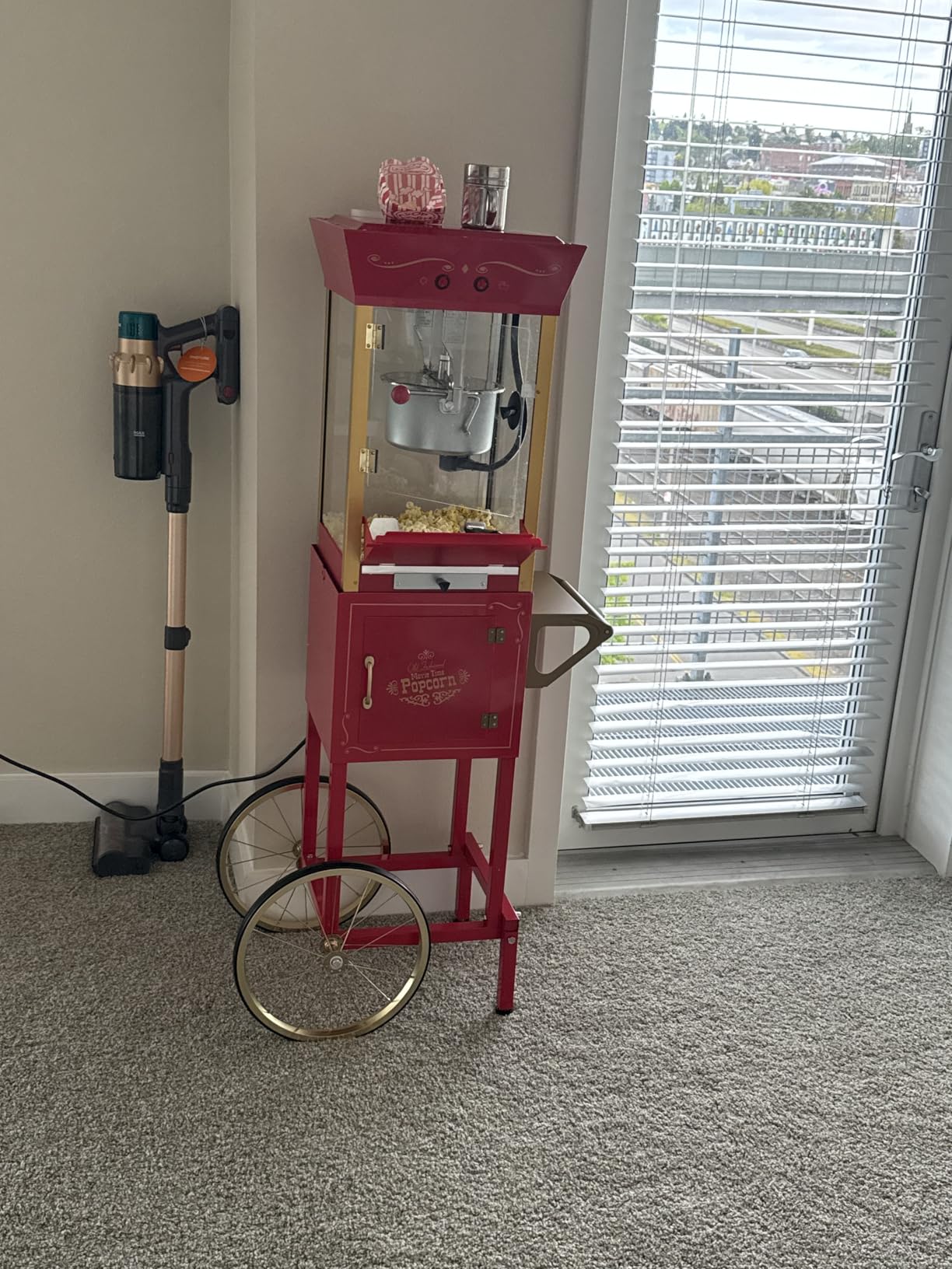 Nostalgia Popcorn Maker Machine - Professional Cart With 8 Oz Kettle Makes Up to 32 Cups - Vintage Popcorn Machine Movie Theater Style - Red customer photo 1