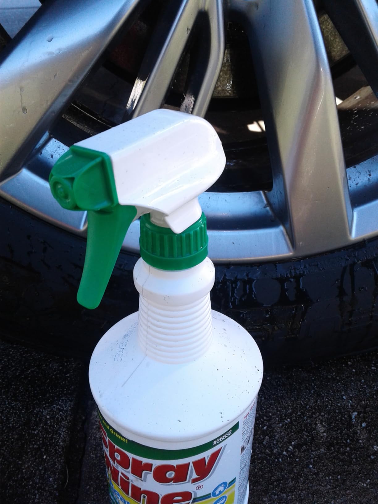 Spray Nine 26832 Heavy Duty Cleaner, Degreaser & Disinfectant for Kitchens, Bathrooms, Yard Equipment, Automotive & Industrial 32 Fl Oz - Customer Photo 1