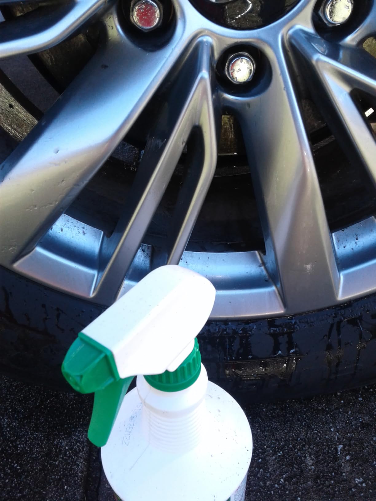Spray Nine 26832 Heavy Duty Cleaner, Degreaser & Disinfectant for Kitchens, Bathrooms, Yard Equipment, Automotive & Industrial 32 Fl Oz - Customer Photo 2