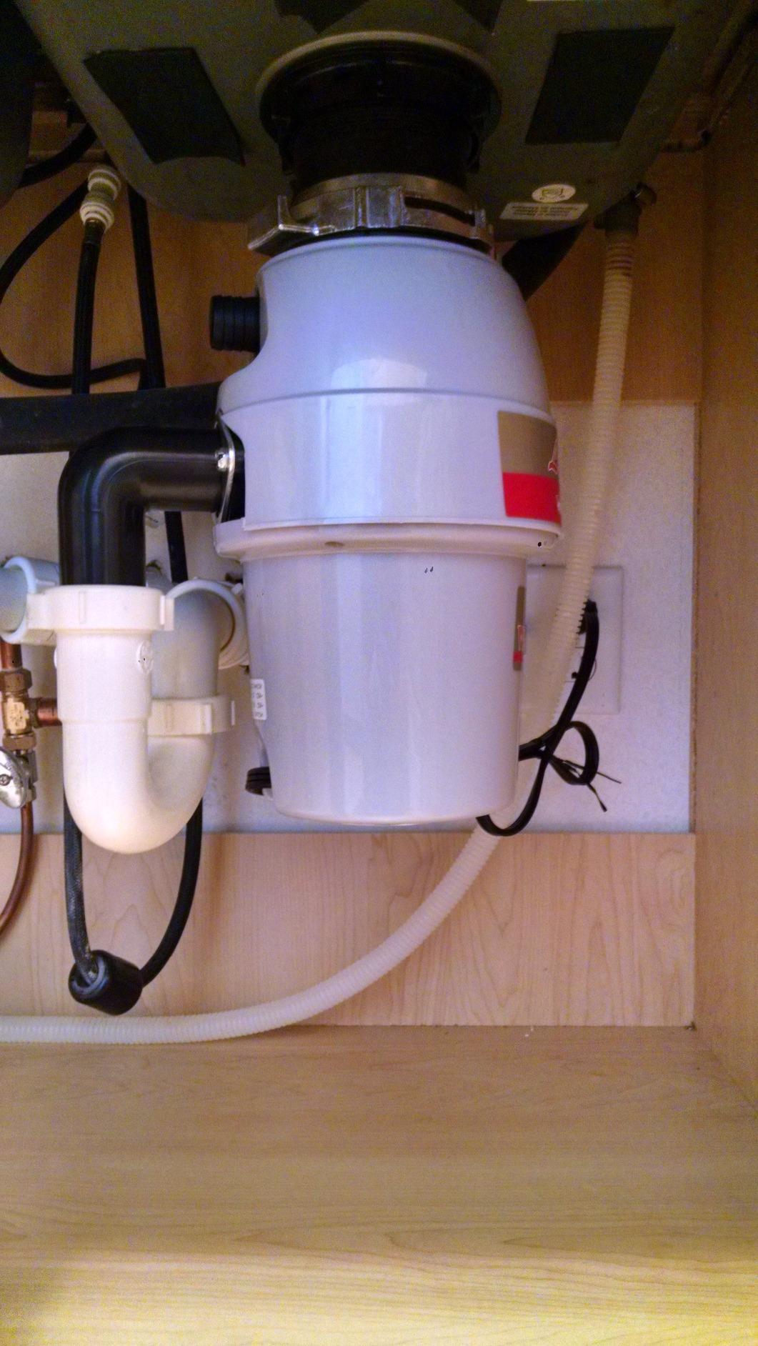Waste King Garbage Disposal for Kitchen Sink with Power Cord, Food Waste Disposer, L-3200 Customer Review Waste King Garbage Disposal for Kitchen Sink with Power Cord, Food Waste Disposer, L-3200 - Customer Photo 2