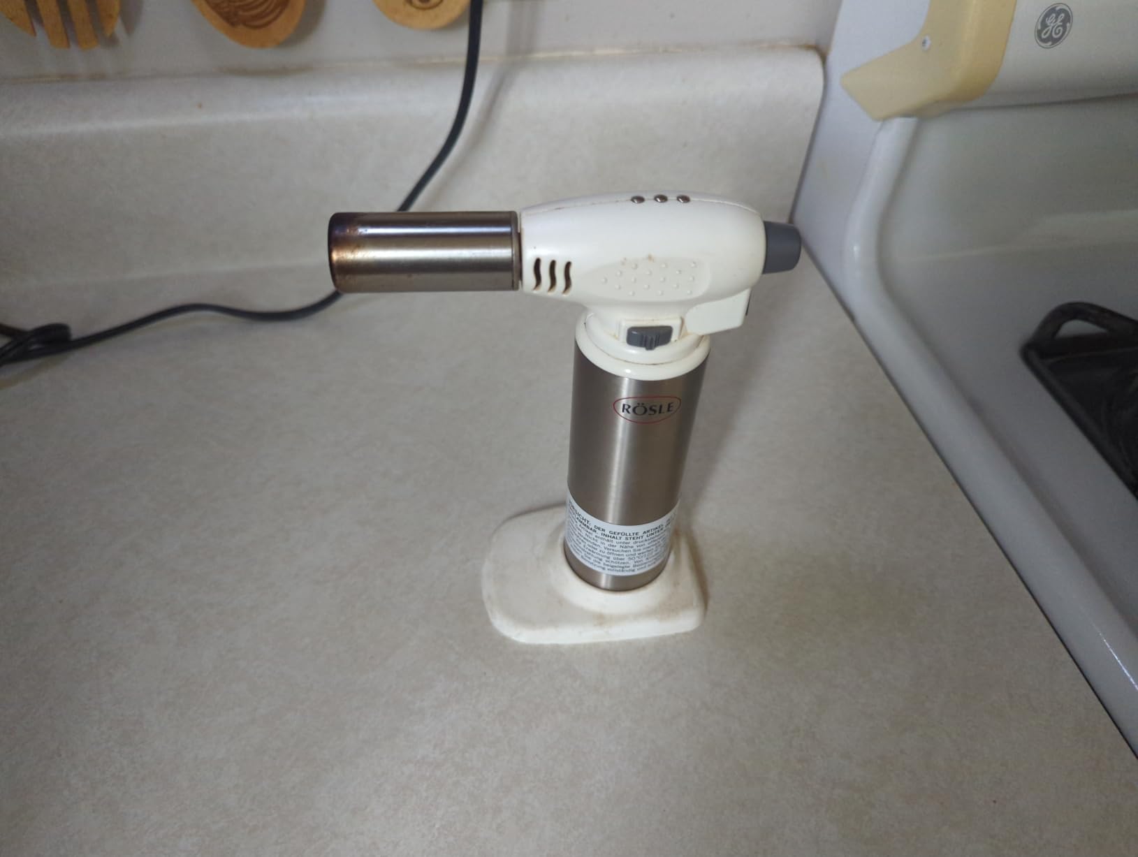 Rösle 12844 Crème Brulee Butane/Propane Adjustable Kitchen Cooking Torch 6.5 in. Customer Review Rösle 12844 Crème Brulee Butane/Propane Adjustable Kitchen Cooking Torch 6.5 in. - Customer Photo 2