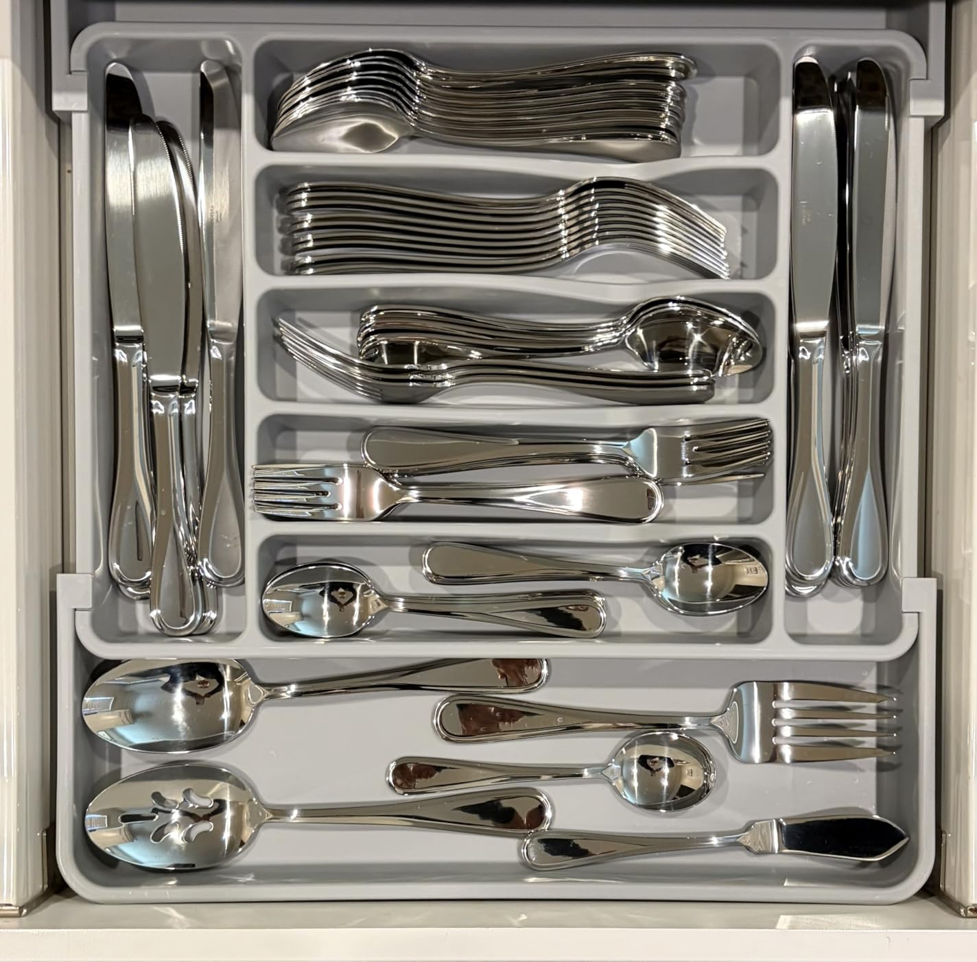 Mikasa Harmony 65-Piece 18/10 Stainless Steel Flatware Set, Service for 12, Polished Silverware with Serving Utensils, Dishwasher Safe - Customer Photo 1