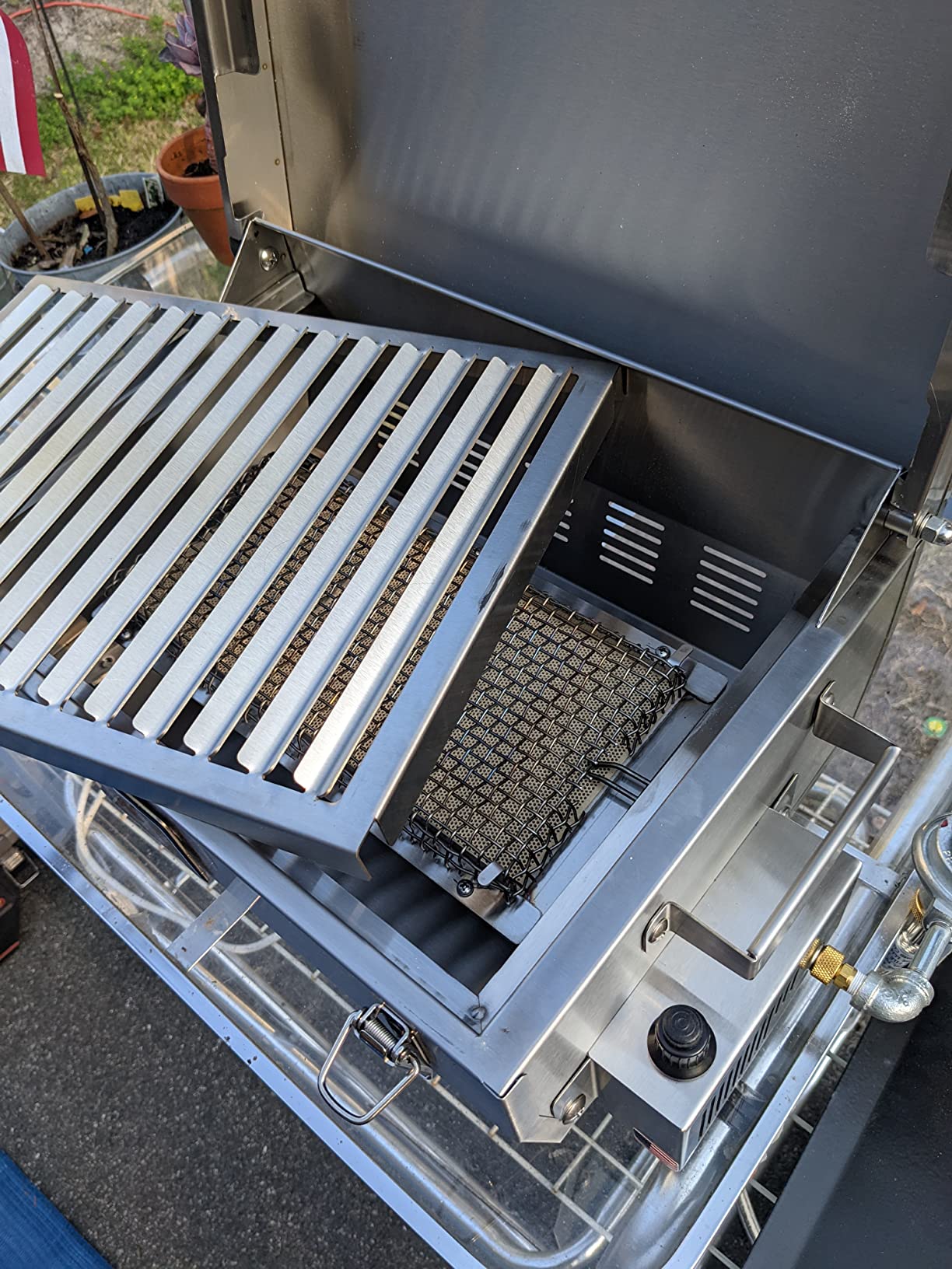 Solaire SOL-EV17A Everywhere Portable Infrared Propane Gas Grill, Stainless Steel Customer Review Solaire SOL-EV17A Everywhere Portable Infrared Propane Gas Grill, Stainless Steel - Customer Photo 1