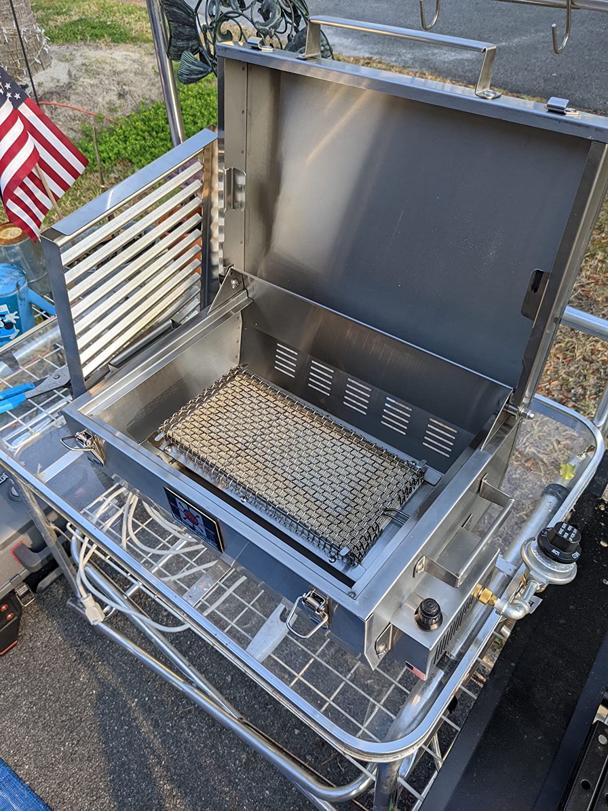 Solaire SOL-EV17A Everywhere Portable Infrared Propane Gas Grill, Stainless Steel Customer Review Solaire SOL-EV17A Everywhere Portable Infrared Propane Gas Grill, Stainless Steel - Customer Photo 2
