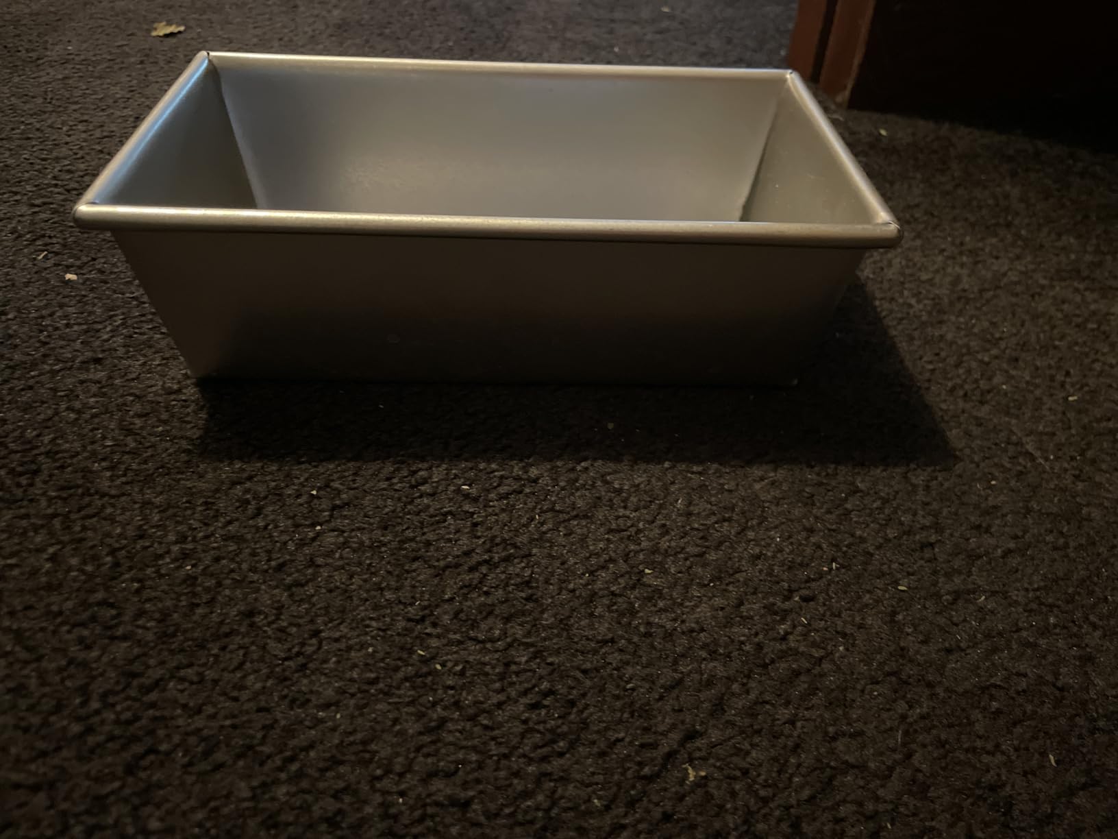 Chicago Metallic Commercial II 1-Pound Loaf Pan, Heavy-Weight Aluminized Steel, Professional Bread Baking Pan with Wire Reinforcement Customer Review Chicago Metallic Commercial II 1-Pound Loaf Pan, Heavy-Weight Aluminized Steel, Professional Bread Baking Pan with Wire Reinforcement - Customer Photo 2