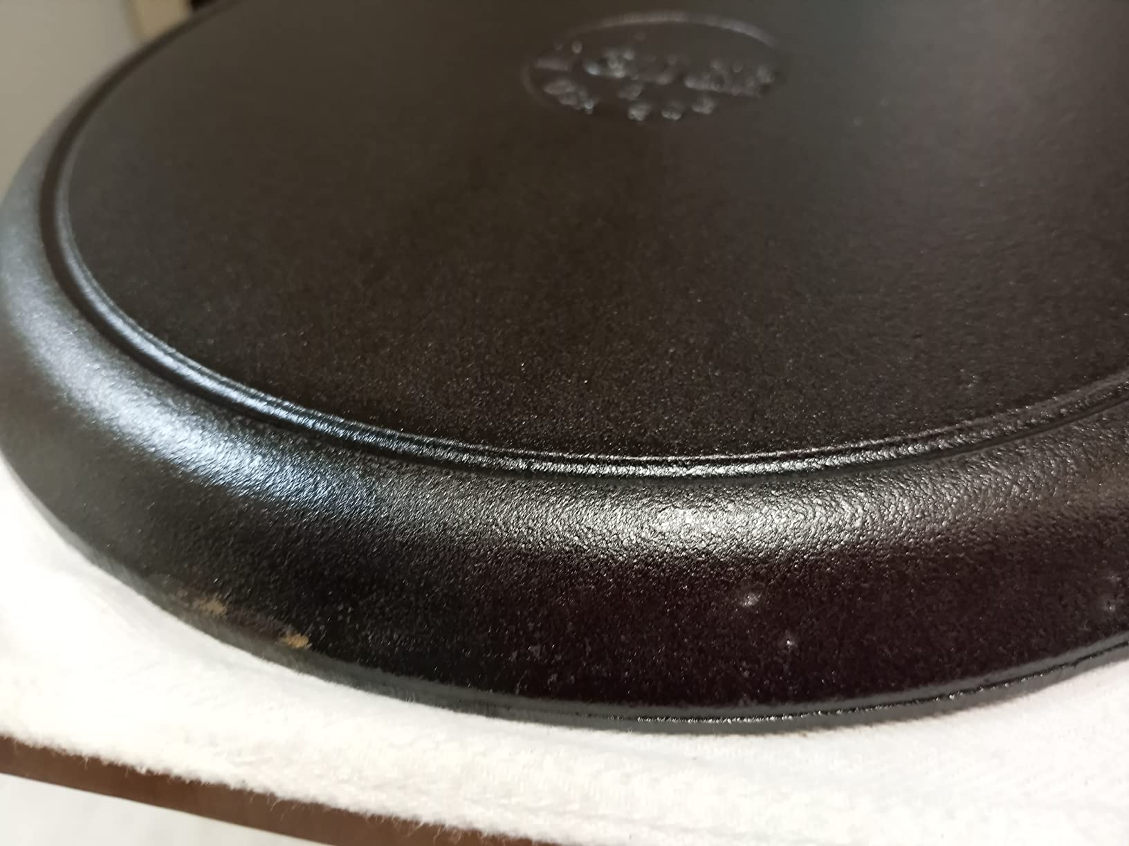 Lodge Cast Iron Set - 5-Piece Set - Pre-Seasoned Kitchen Set - Skillets, Griddle & Dutch Oven Included - PFAS-Free Non-Toxic Cookware customer photo 2