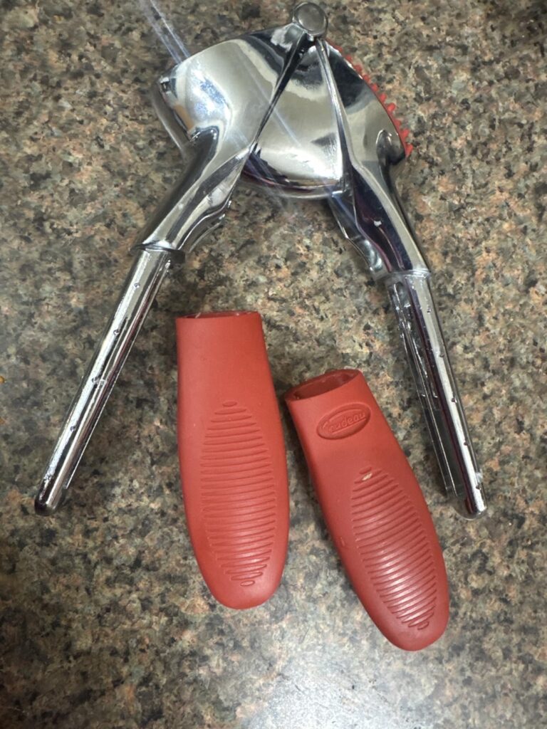 Trudeau Garlic Press - Effortless Garlic Crusher with Built-In Cleaning Aid, Large Garlic Chamber, Comfortable Ergonomic Handle, BPA-Free & Dishwasher-Safe Customer Review ATK Best Garlic Press