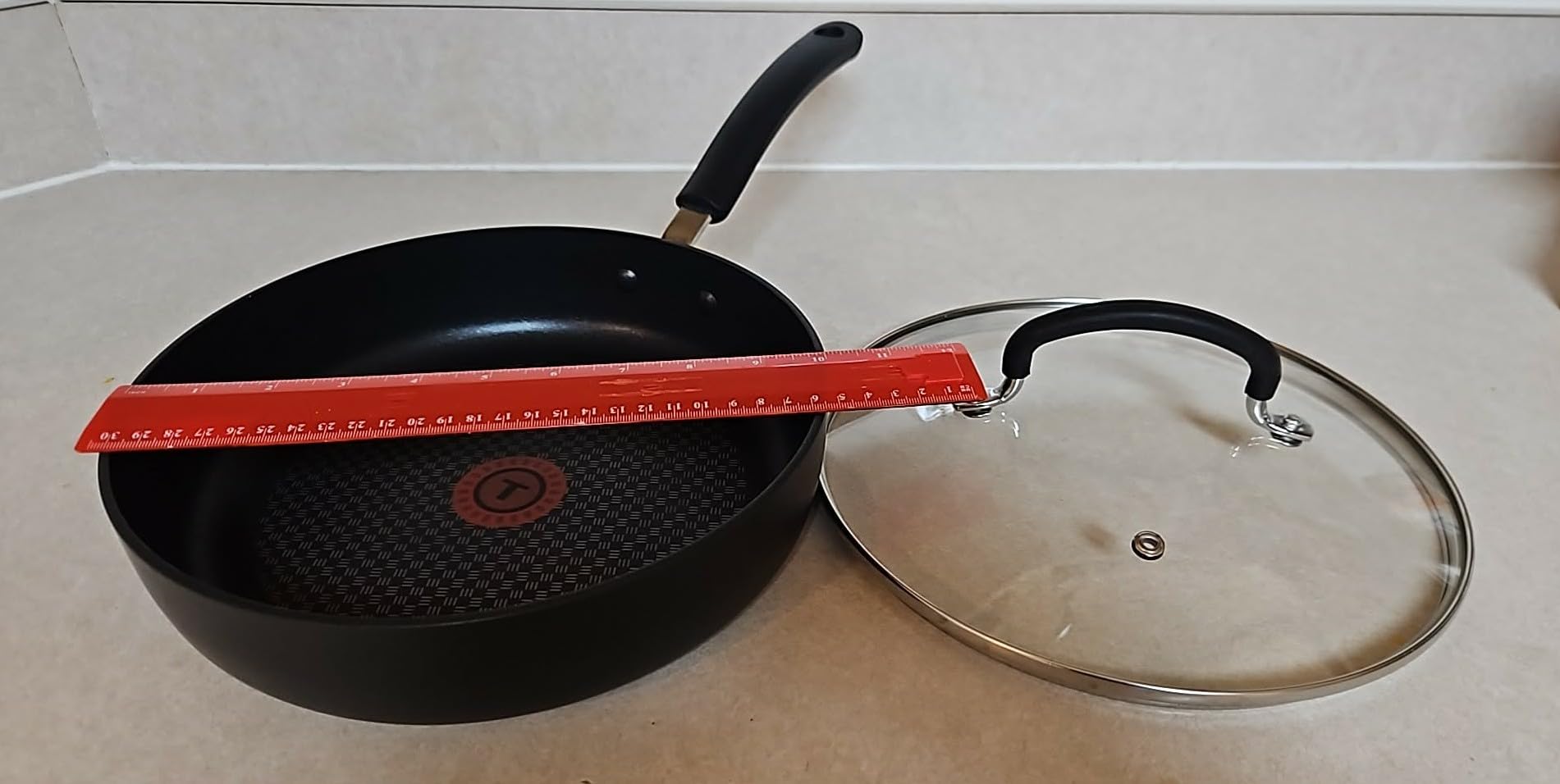T-Fal Ultimate Hard Anodized Nonstick Fry Pan With Lid 10 Inch, Oven Broiler Safe 400F, Lid Safe 350F, Cookware, Kitchen, Home, Versatile Frying Pan, Skillet, Pots and Pans, Dishwasher Safe, Black Customer Review T-Fal Ultimate Hard Anodized Nonstick Fry Pan With Lid 10 Inch, Oven Broiler Safe 400F, Lid Safe 350F, Cookware, Kitchen, Home, Versatile Frying Pan, Skillet, Pots and Pans, Dishwasher Safe, Black - Customer Photo 2