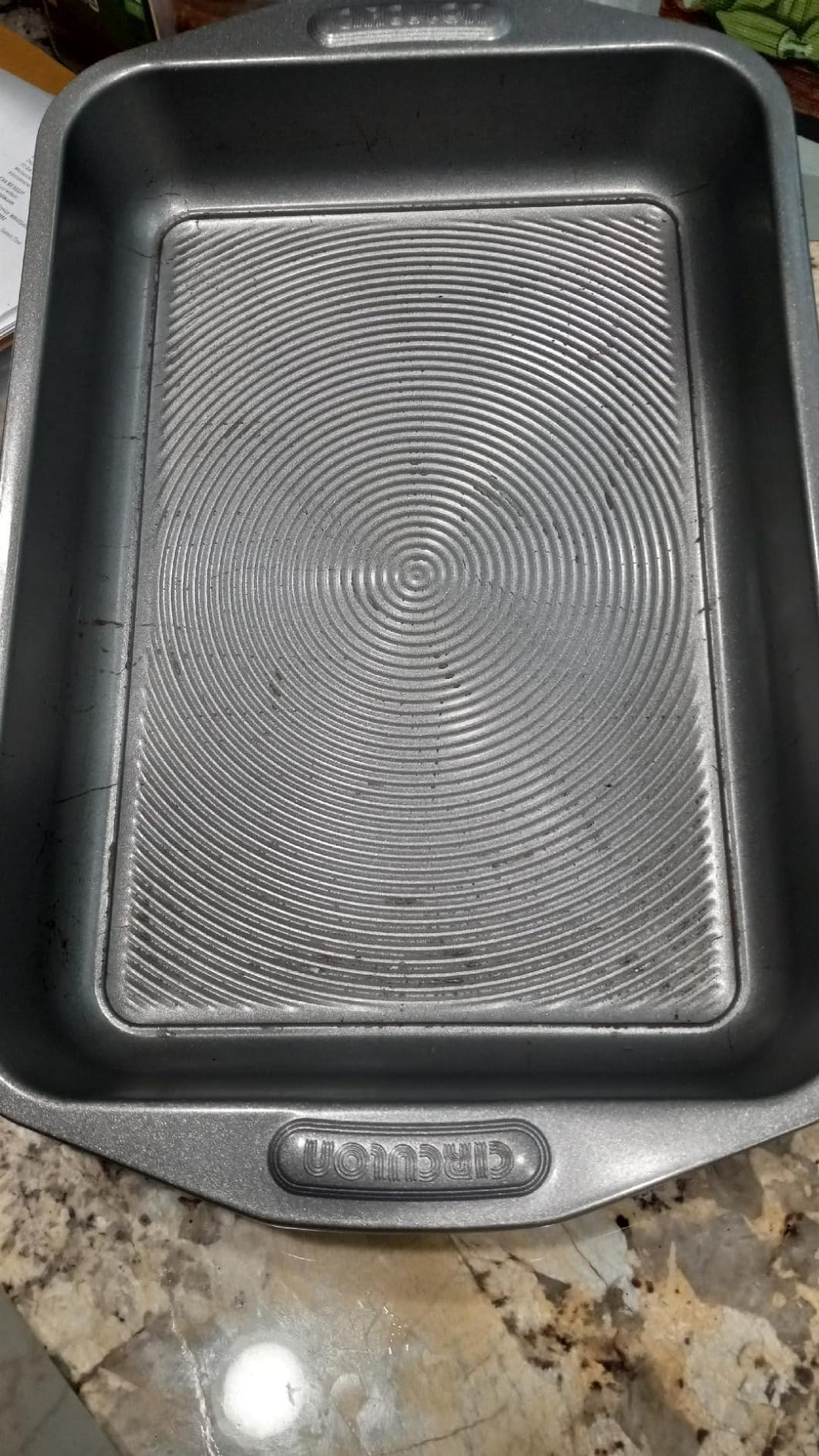 Circulon Total Nonstick Baking Pan With Lid / Nonstick Cake Pan With Lid, Rectangle - 9 Inch x 13 Inch, Gray Customer Review Circulon Total Nonstick Baking Pan With Lid / Nonstick Cake Pan With Lid, Rectangle - 9 Inch x 13 Inch, Gray - Customer Photo 2