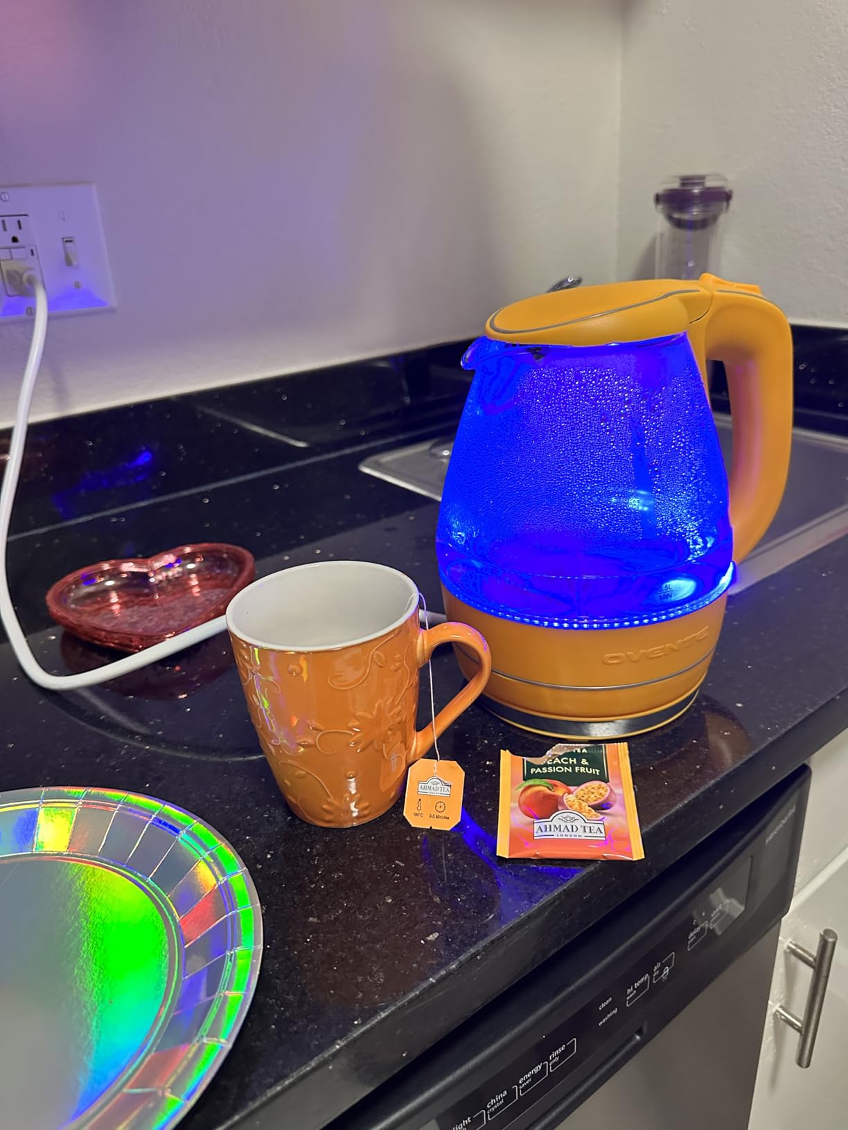 OVENTE Electric Kettle, 1.5L Borosilicate Glass Countertop Water Heater and Boiler for Coffee or Tea, BPA-Free, Auto Shut-Off, Boil-Dry Protection, Removable and Washable Spout Filter, Black KG83B - Customer Photo 1