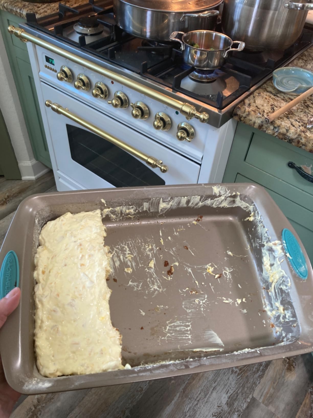 Rachael Ray Bakeware, Nonstick Baking / Cake Pan With Lid and Grips, Rectangle - 9 Inch x 13 Inch, Gray Customer Review Rachael Ray Bakeware, Nonstick Baking / Cake Pan With Lid and Grips, Rectangle - 9 Inch x 13 Inch, Gray - Customer Photo 1