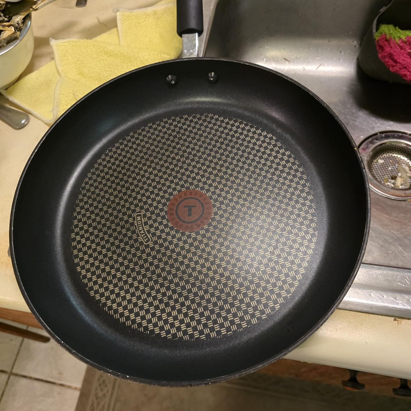 T-Fal Ultimate Hard Anodized Nonstick Fry Pan With Lid 12 Inch, Oven Broiler Safe 400F, Lid Safe 350F, Cookware, Pots and Pans, Kitchen Frying Pans, Skillets, Home, Dishwasher Safe, Black - Customer Photo 5