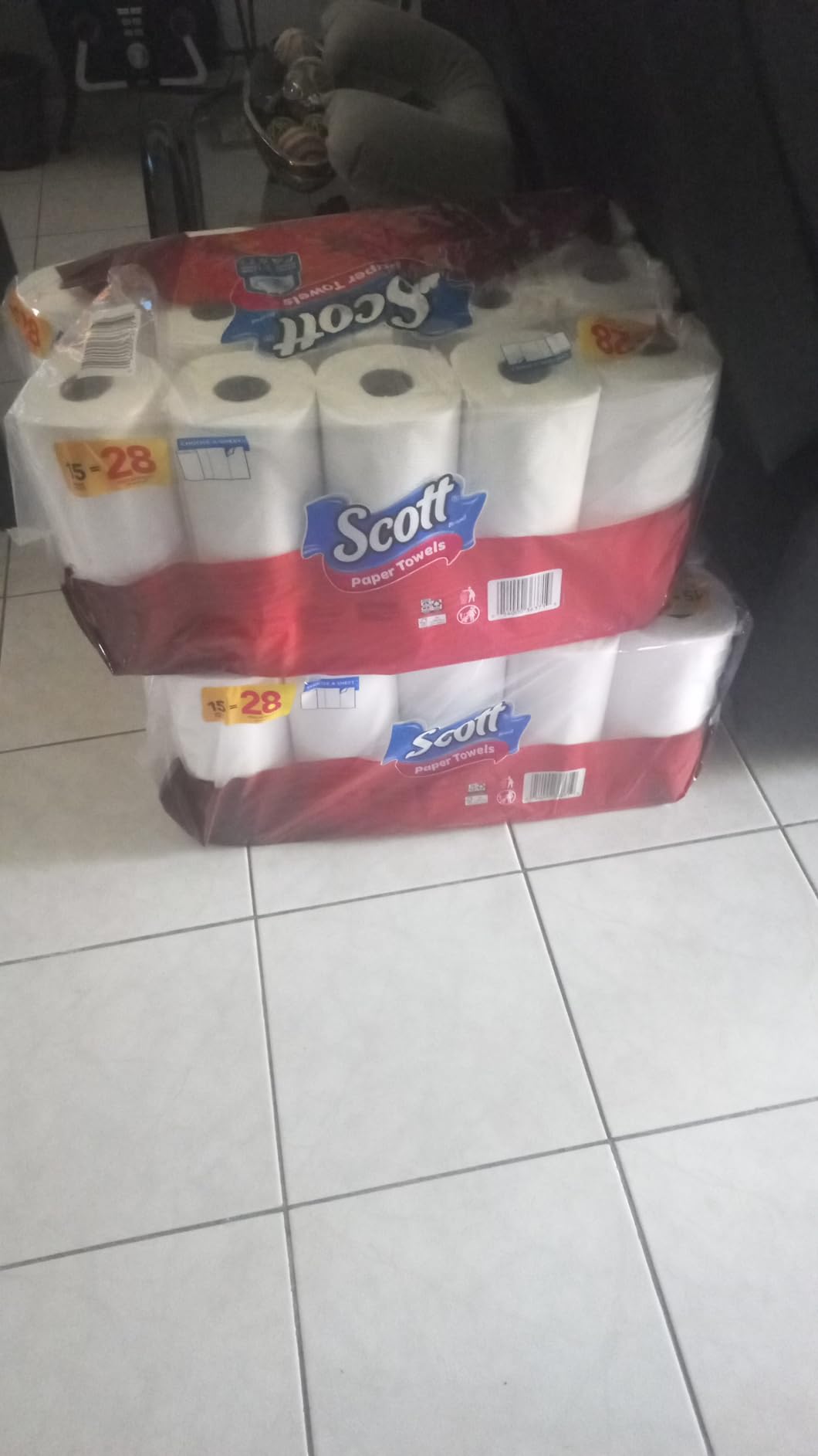 Scott Paper Towels, Choose-A-Sheet - 12 Mega Rolls = 22 Regular Rolls (102 Sheets Per Roll) Customer Review Scott Paper Towels, Choose-A-Sheet - 12 Mega Rolls = 22 Regular Rolls (102 Sheets Per Roll) - Customer Photo 3
