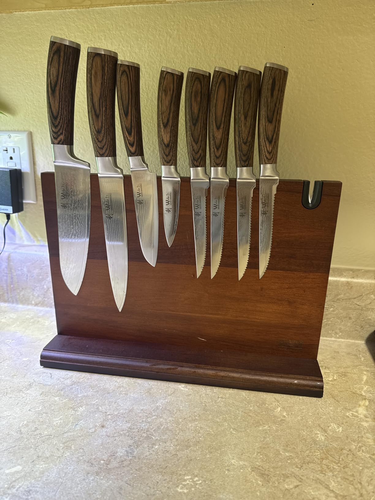 Wakoli EDIB 3-Piece Damascus Kitchen Knife Set in Wooden Gift Box, Razor Sharp Genuine Damascus Steel (VG10 Core), Includes Santoku, Small Santoku and Paring Knife, Ergonomic Pakkawood Handle - Customer Photo 1