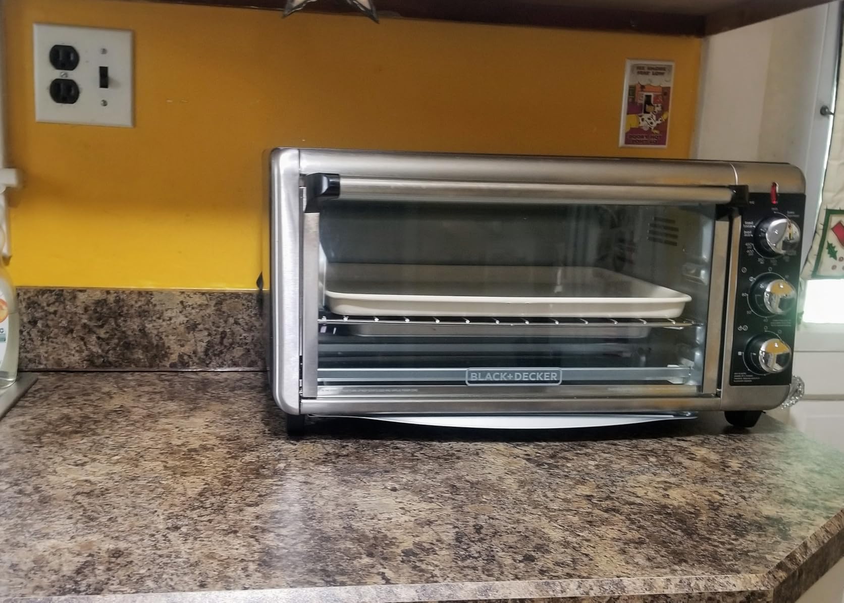 BLACK+DECKER TO3250XSBD 8-Slice Extra Wide Convection Countertop Toaster Oven, Includes Bake Pan, Broil Rack & Toasting Rack, Stainless Steel/Black Customer Review BLACK+DECKER TO3250XSBD 8-Slice Extra Wide Convection Countertop Toaster Oven, Includes Bake Pan, Broil Rack & Toasting Rack, Stainless Steel/Black - Customer Photo 3