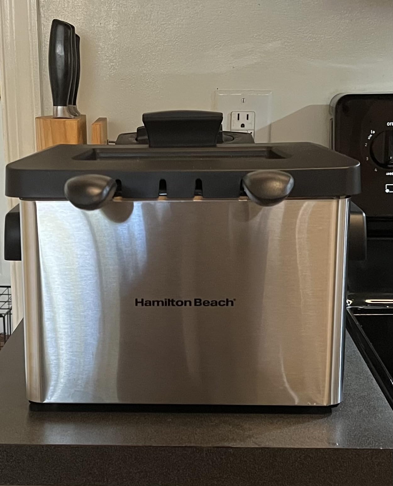 Hamilton Beach Electric Deep Fryer with 3 Baskets and Lid, 4.5 Liters / 19 Cups Oil Capacity, Temperature Control, View Window, Professional Style, 1800 Watts, Stainless Steel (35034) Customer Review Hamilton Beach Electric Deep Fryer with 3 Baskets and Lid, 4.5 Liters / 19 Cups Oil Capacity, Temperature Control, View Window, Professional Style, 1800 Watts, Stainless Steel (35034) - Customer Photo 2